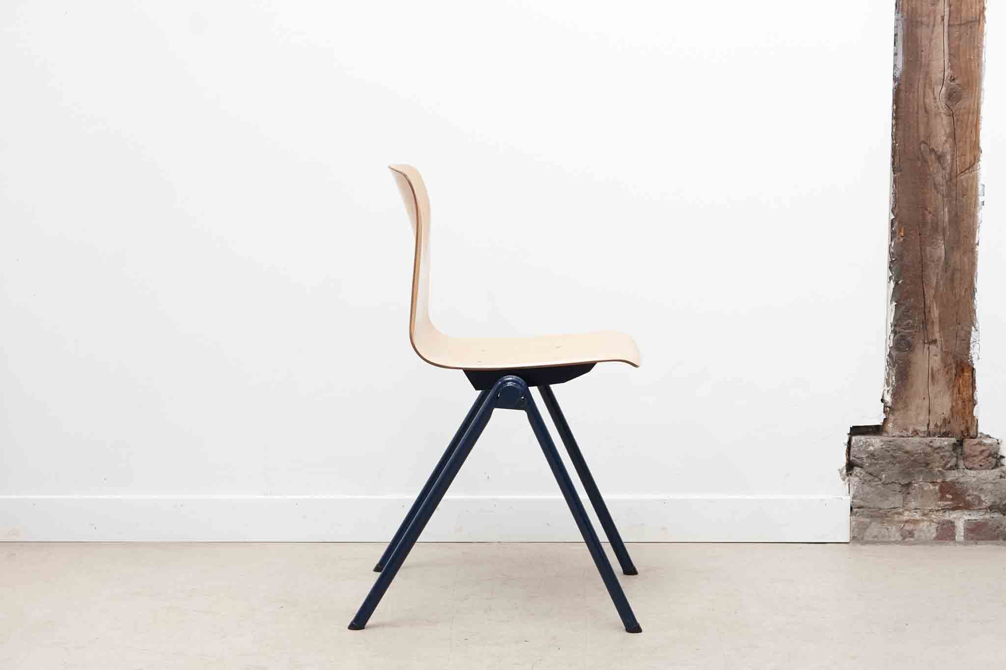 Chaise Galvanitas S30 hêtre et bleu