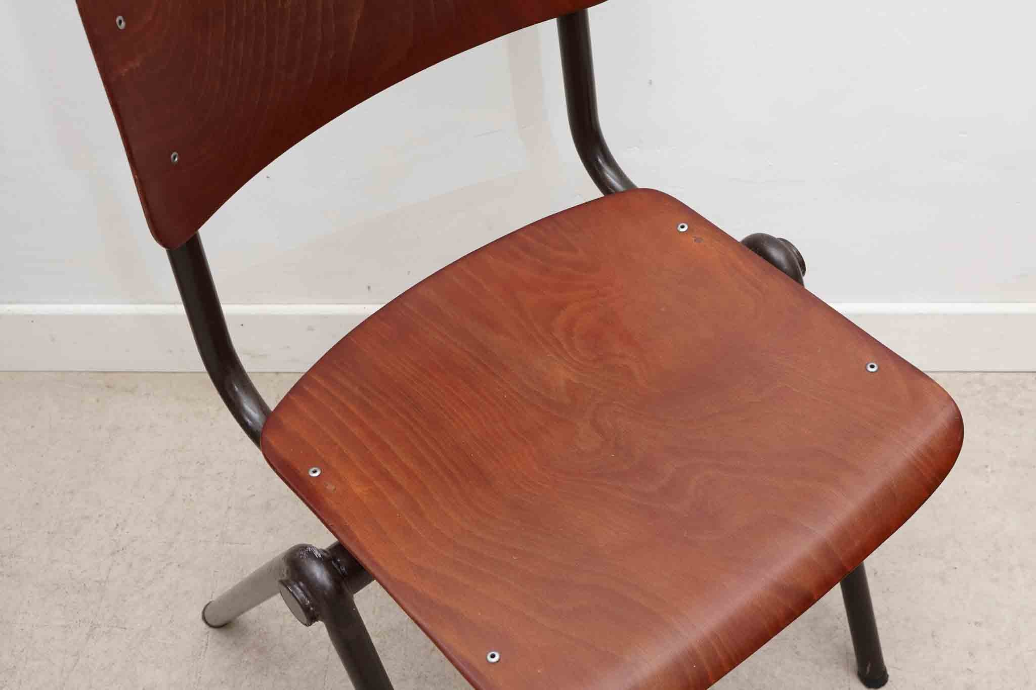 Chaise Galvanitas S35 Cartel de Belleville