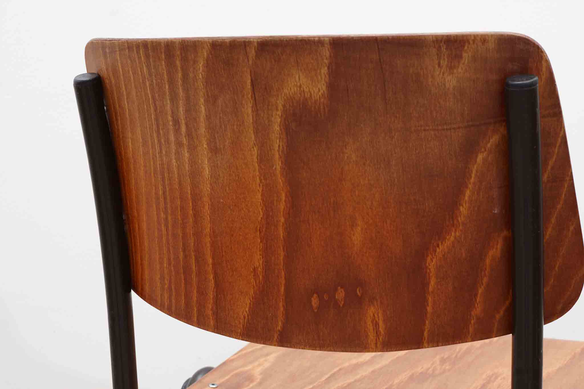 Chaise Galvanitas S35 Cartel de Belleville