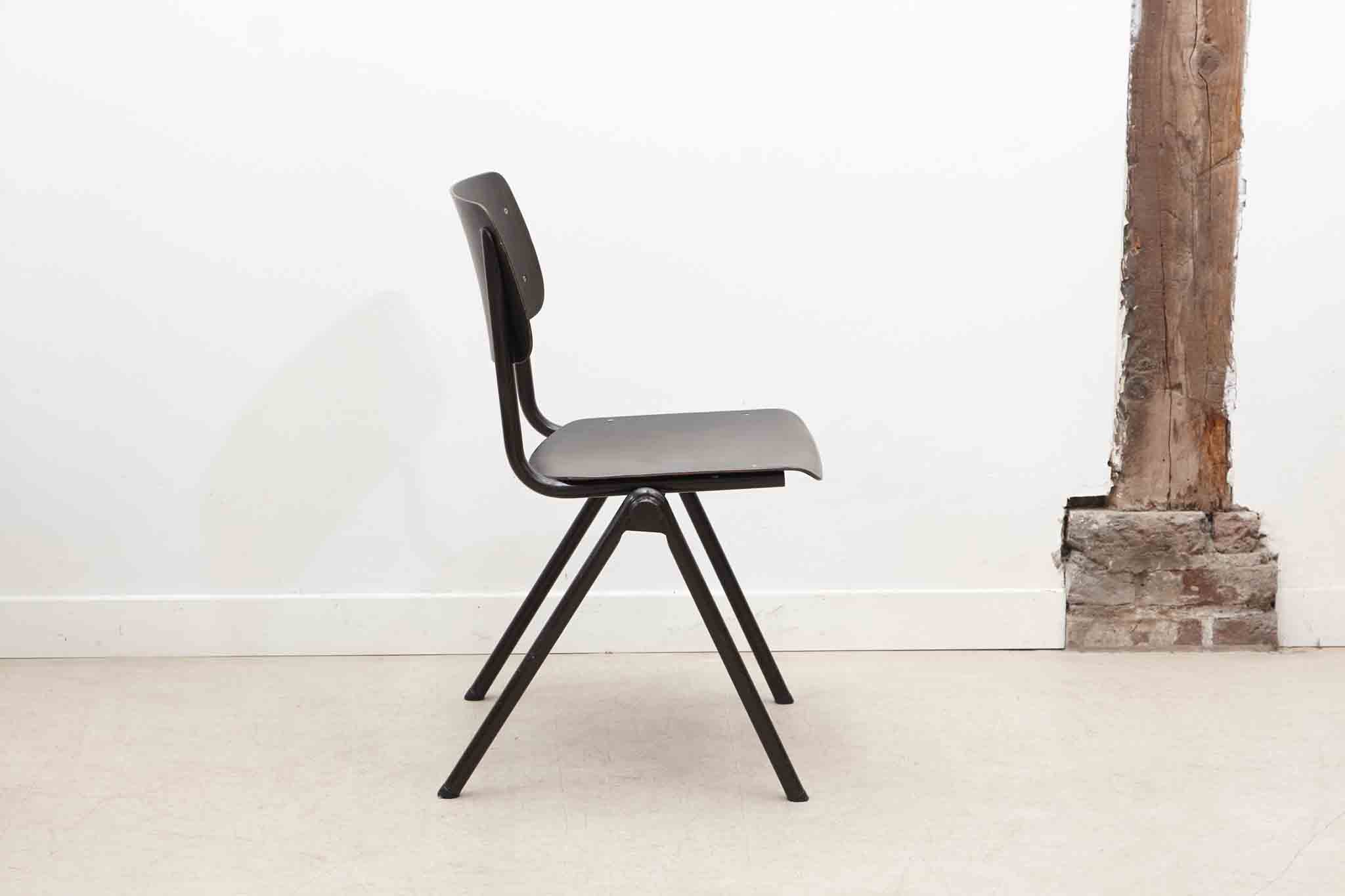 Chaise Galvanitas S35 Cartel de Belleville