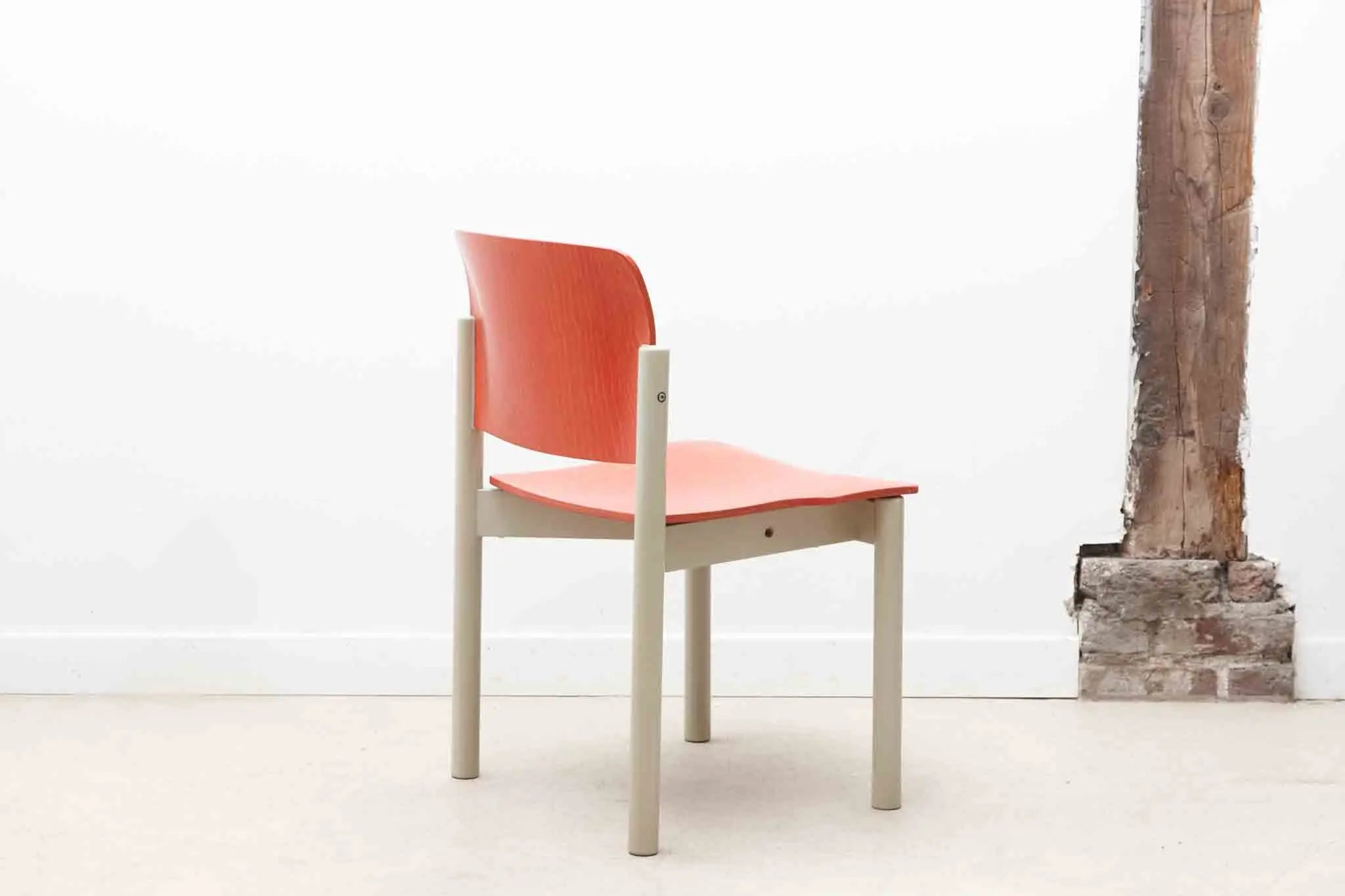 Chaise Kusch & Co modèle 5400 orange / blanc Cartel de Belleville