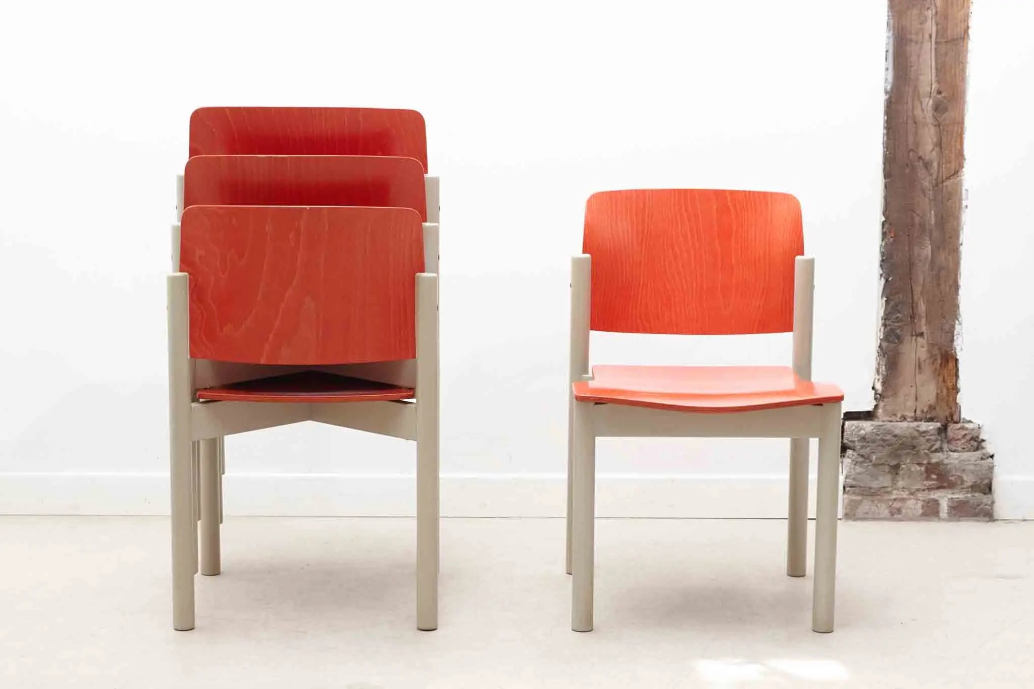 Chaise Kusch & Co modèle 5400 orange / blanc Cartel de Belleville