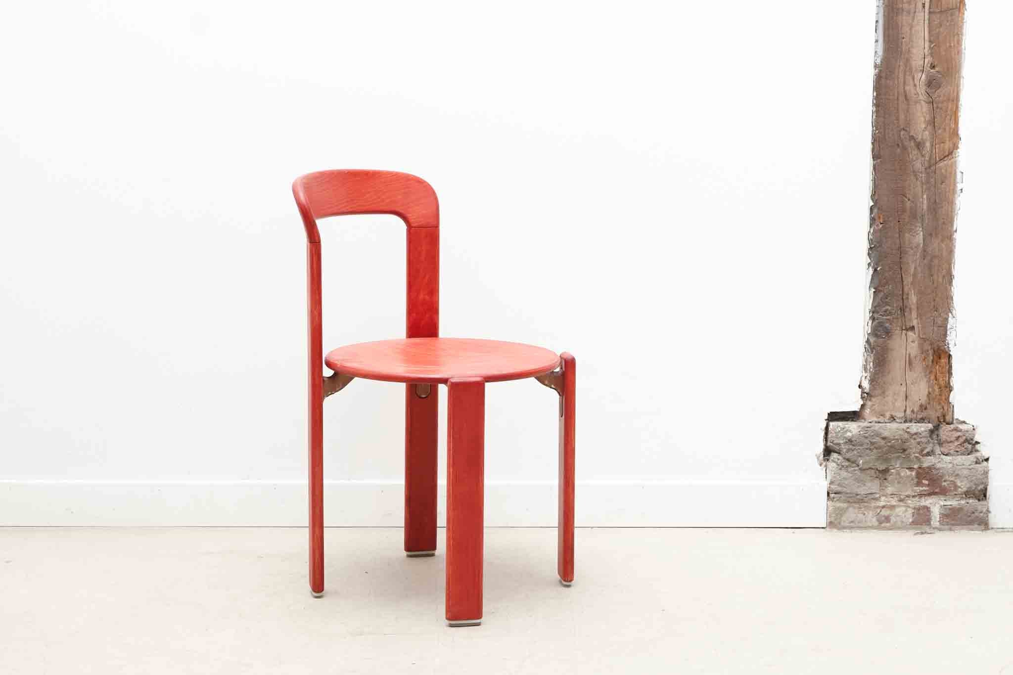Chaise Kusch+co Bruno Rey teintée rouge