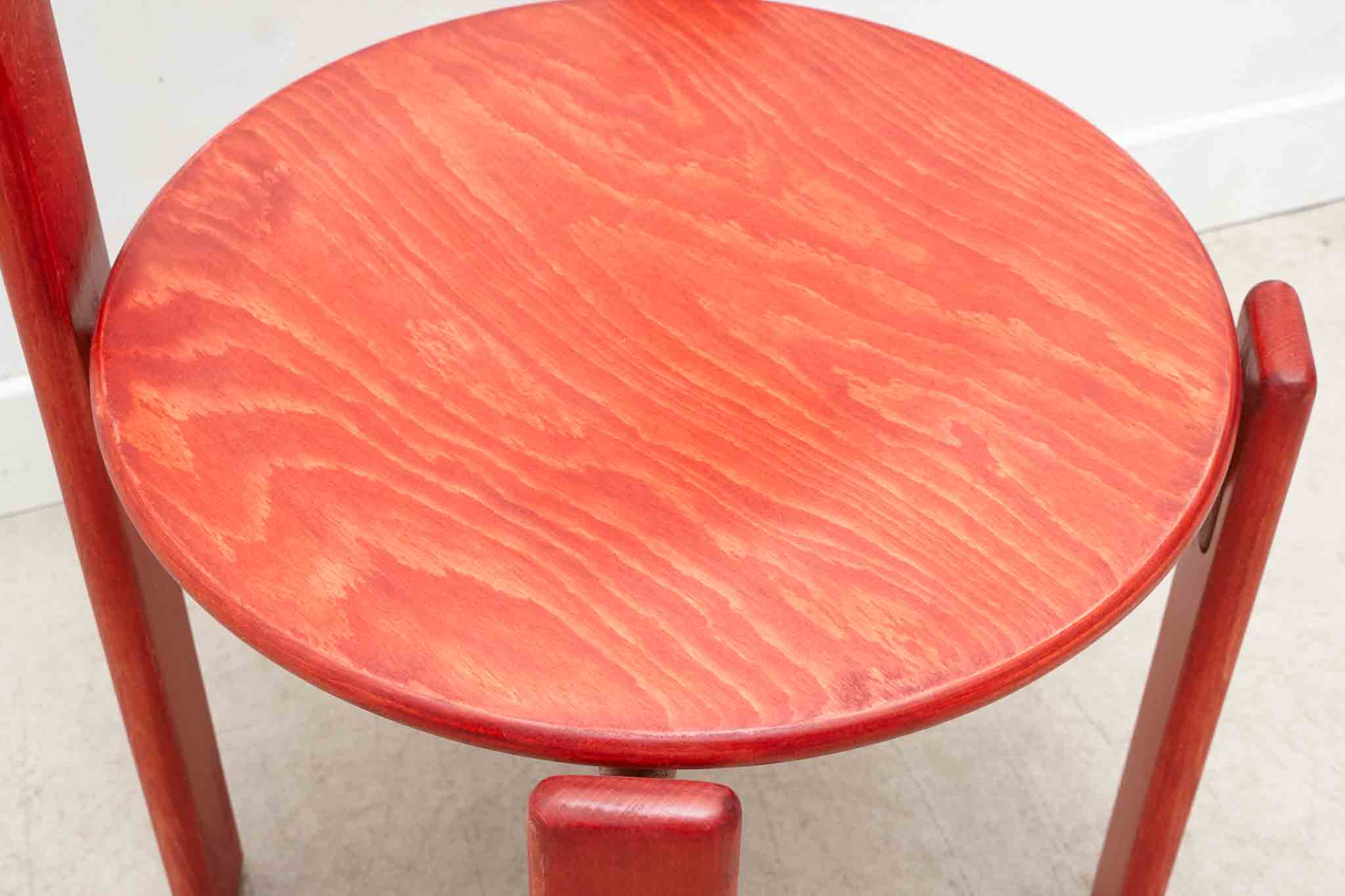 Chaise Kusch+co Bruno Rey teintée rouge