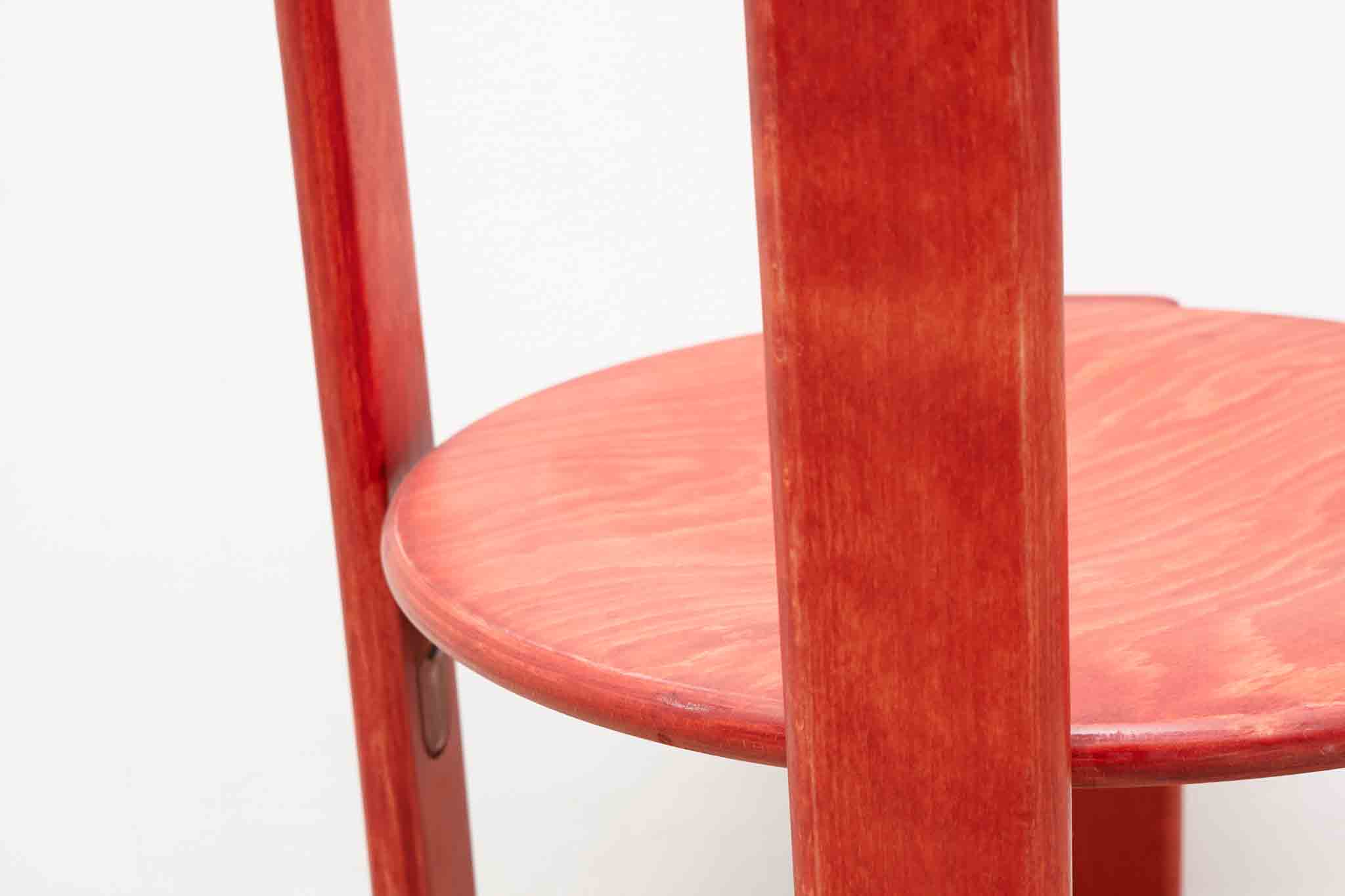 Chaise Kusch+co Bruno Rey teintée rouge