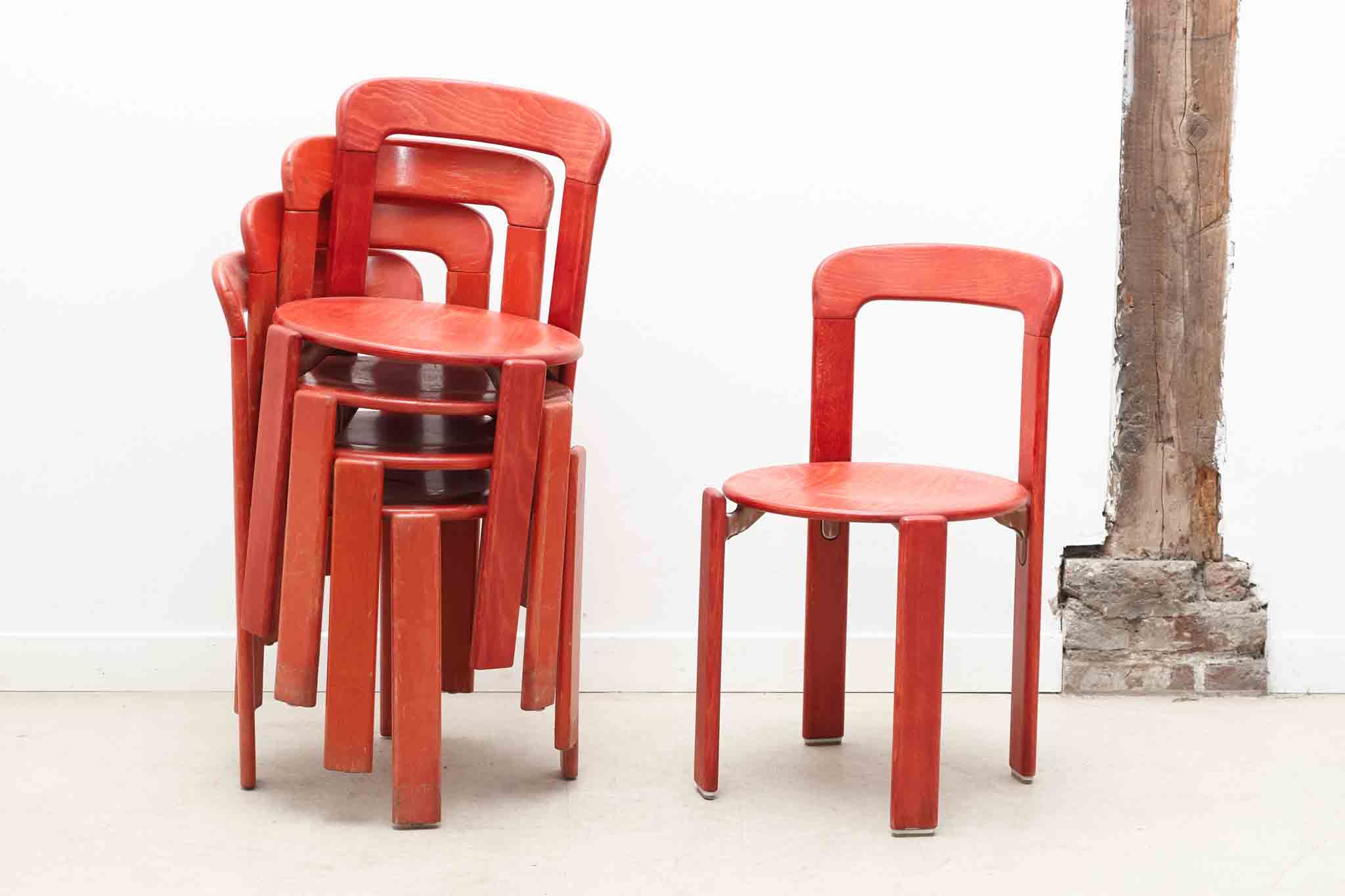 Chaise Kusch+co Bruno Rey teintée rouge