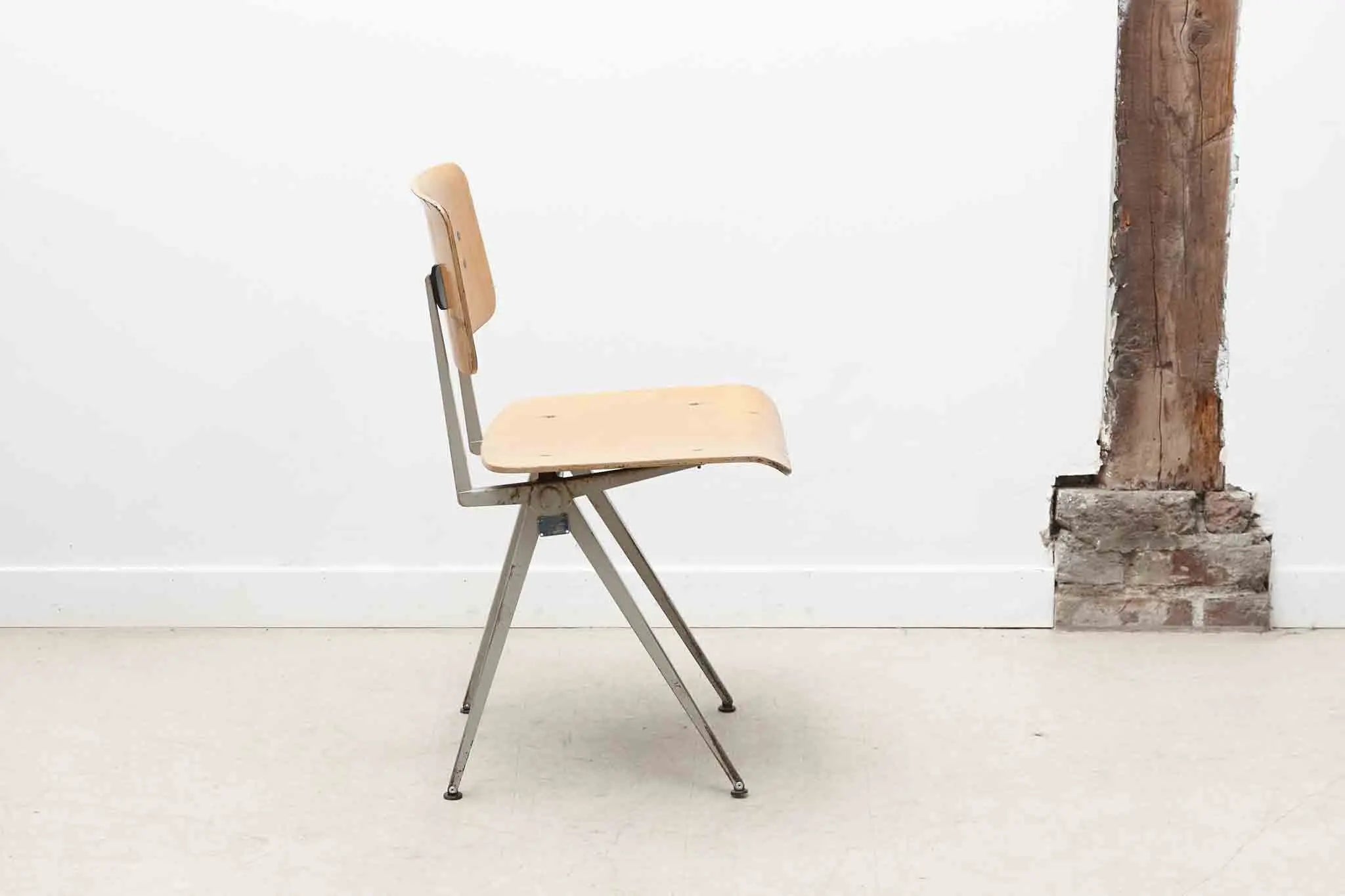 Chaise Marko S101 hêtre / gris clair Cartel de Belleville