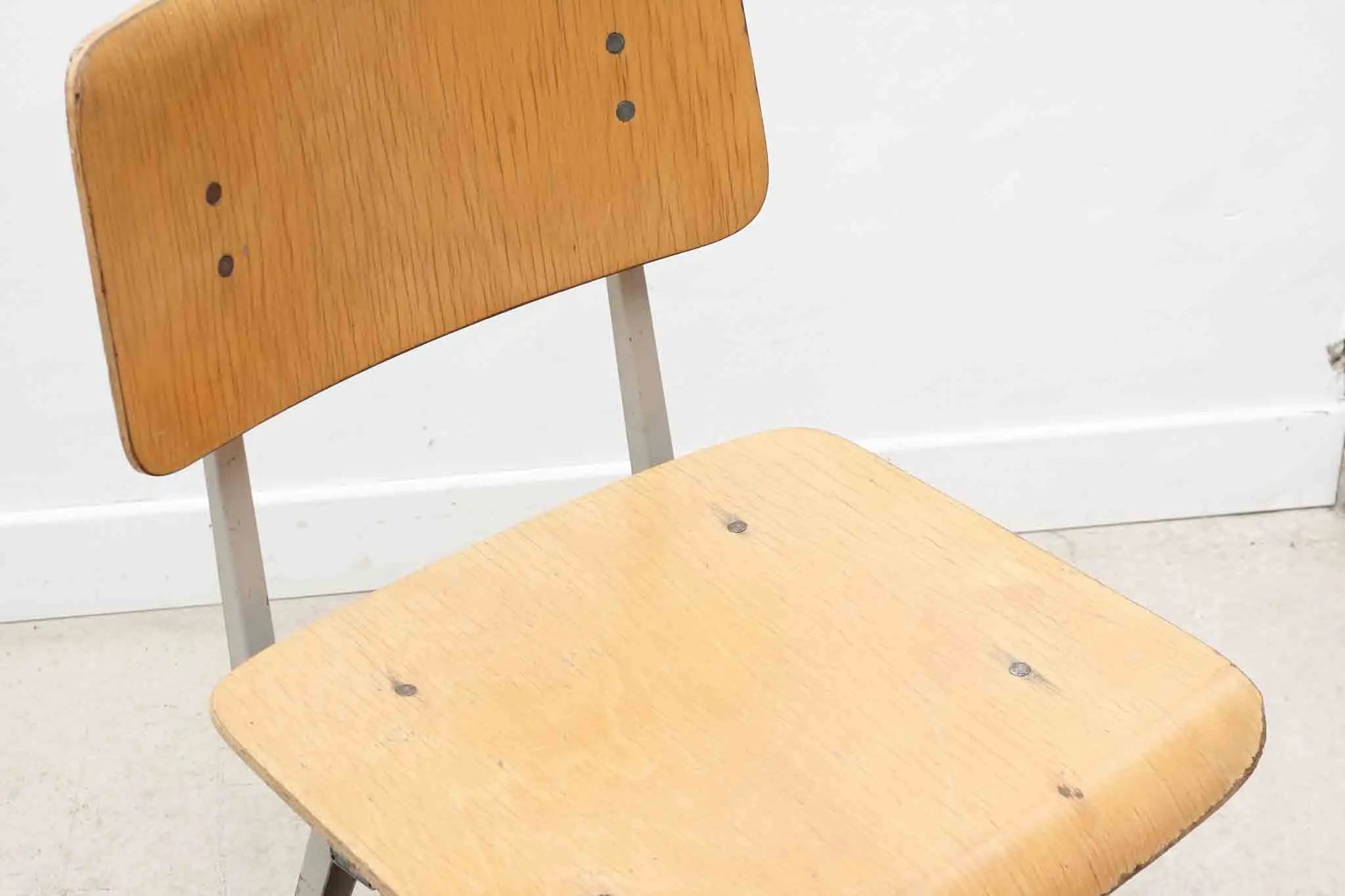 Chaise Marko S101 hêtre / gris clair Cartel de Belleville