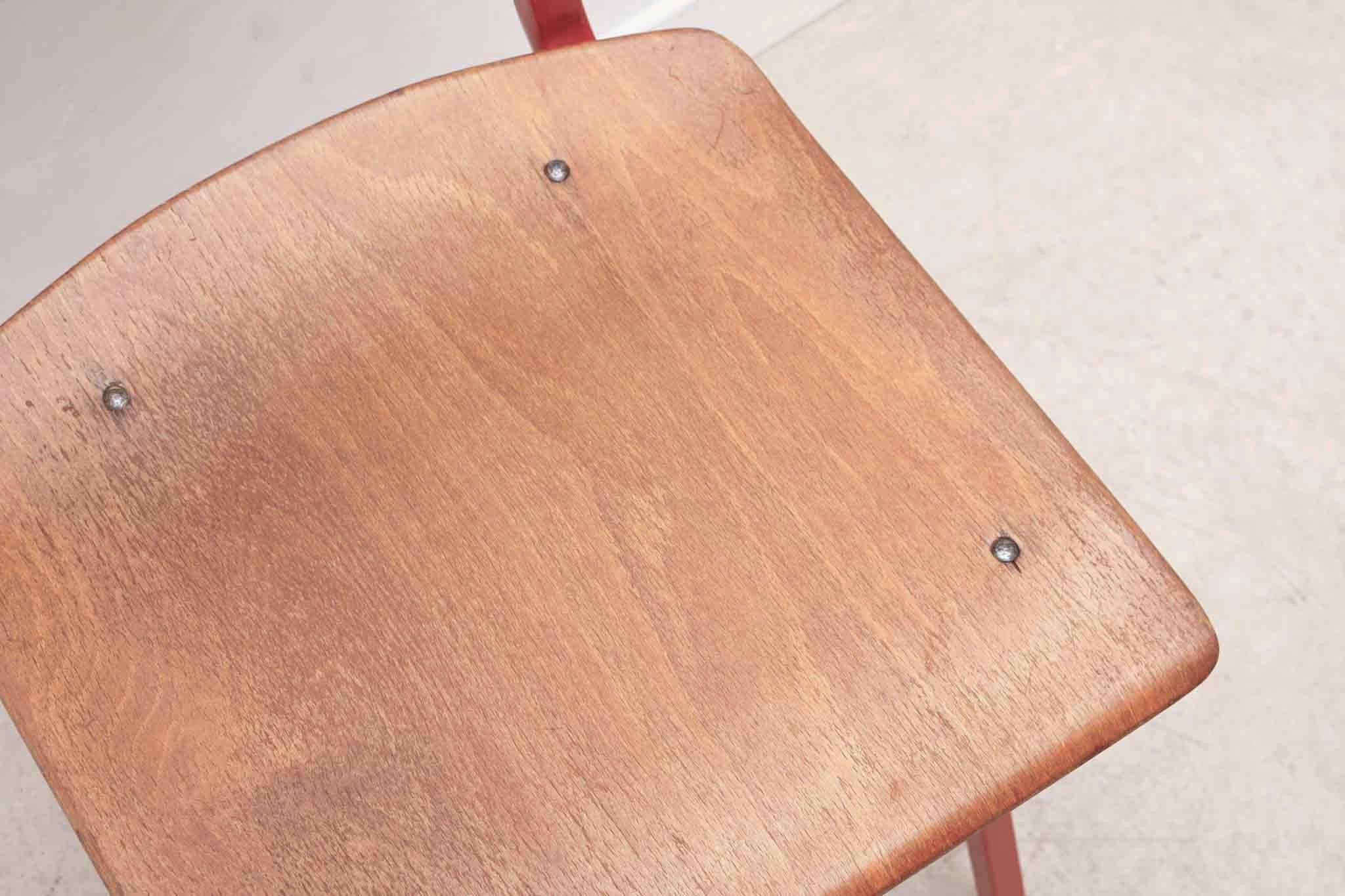 Chaise Marko Kwartet chêne et rouge Cartel de Belleville
