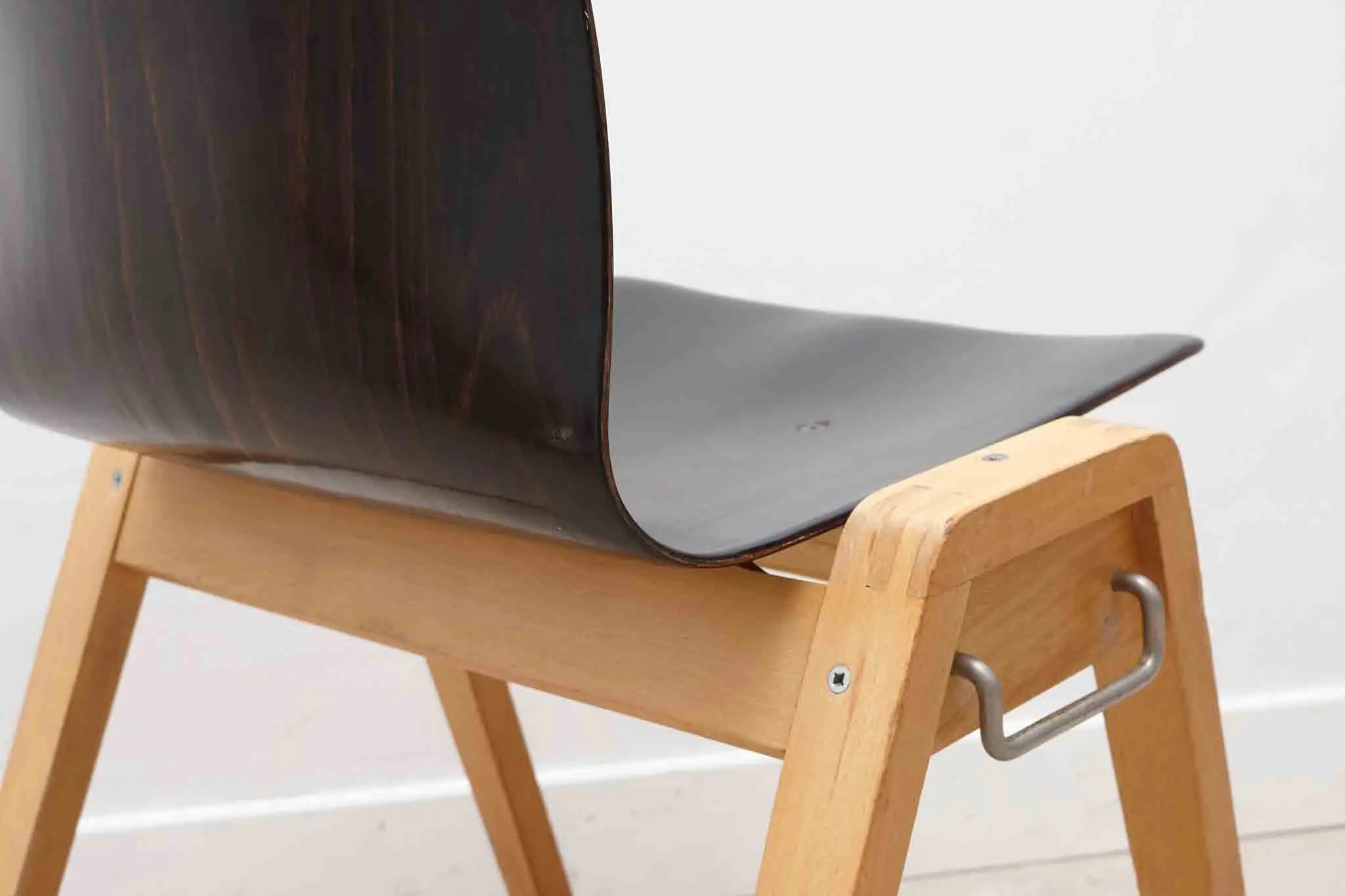 Chaise bistrot empilable Pagholz ébène et hêtre Cartel de Belleville