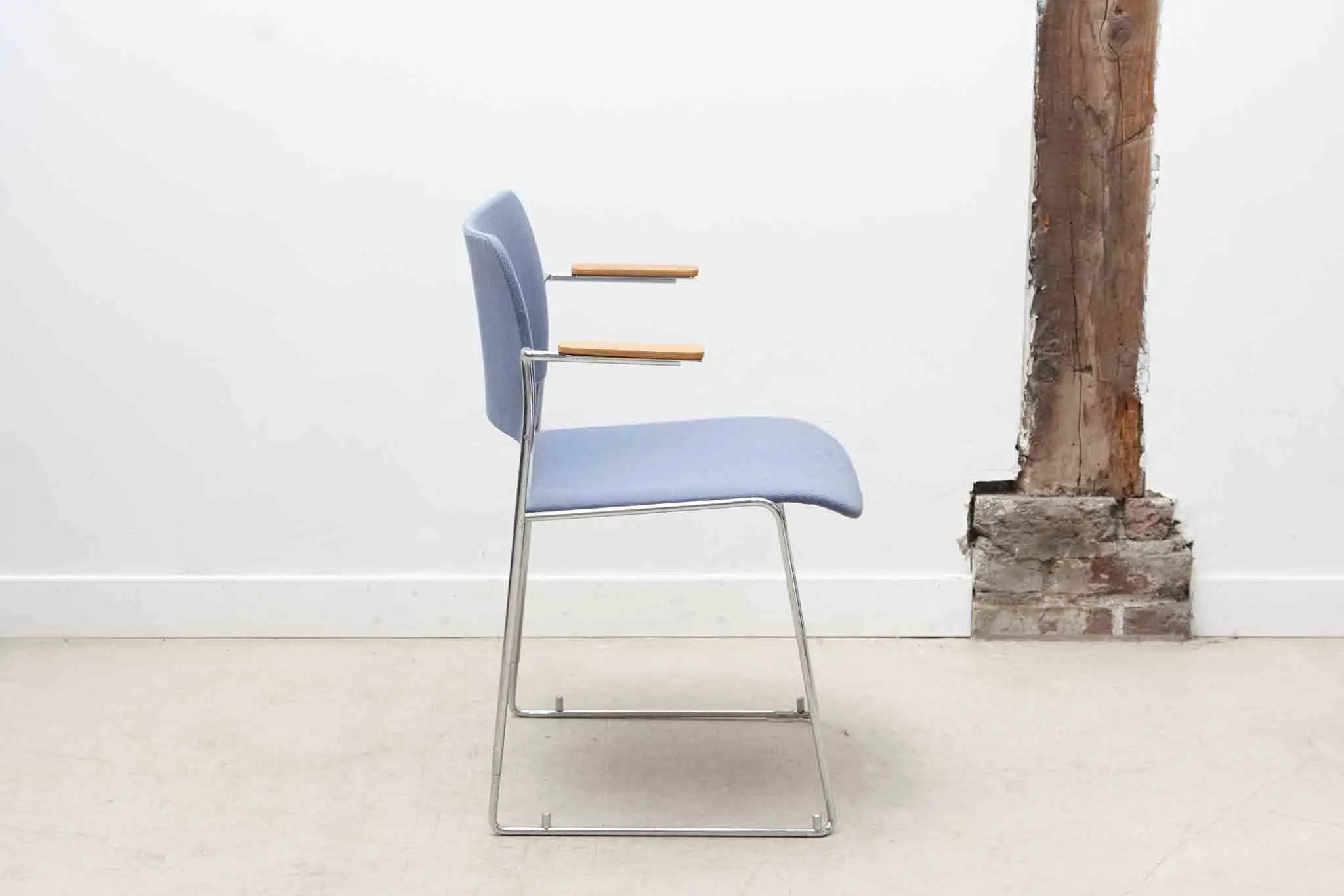 Chaise Howe 4/40 bleue par David Rowland Cartel de Belleville