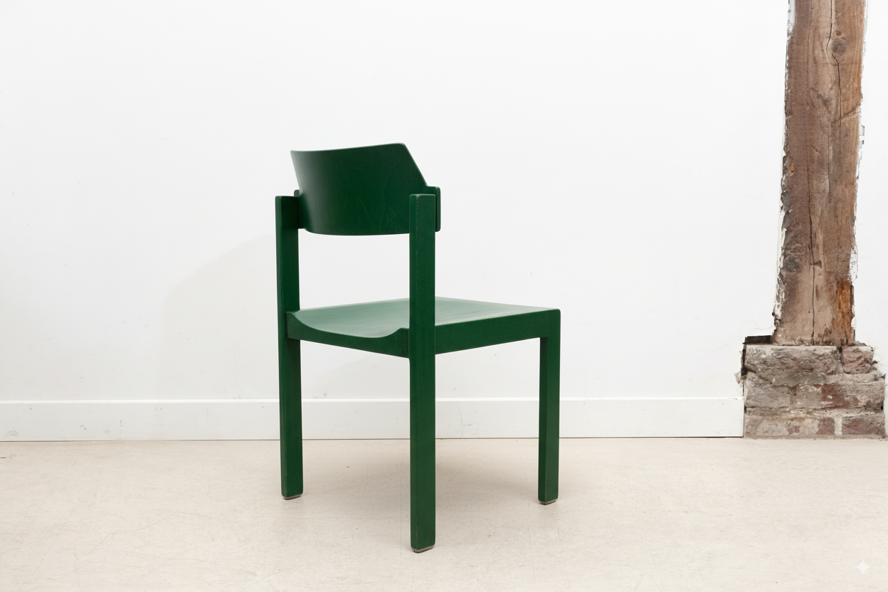 Chaise scandinave par Rainer Schell teintée verte Cartel de Belleville