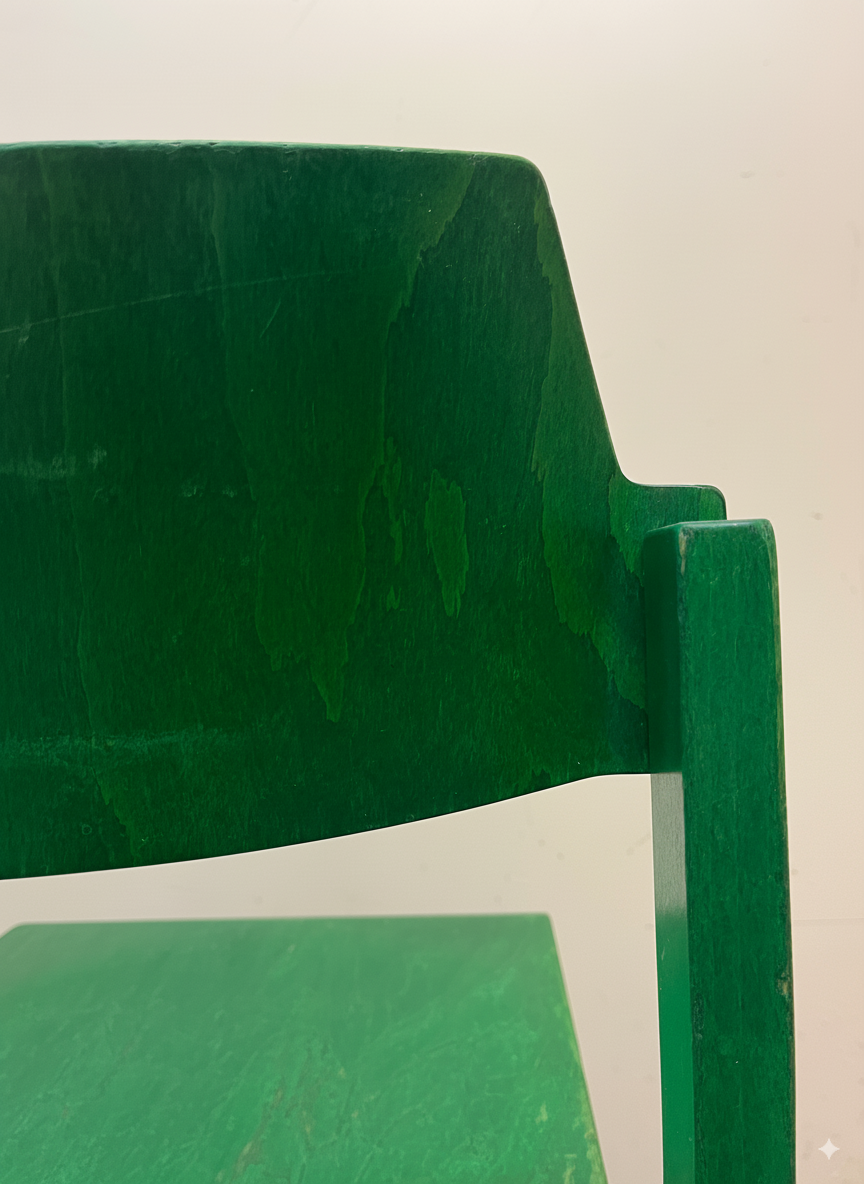 Chaise scandinave par Rainer Schell teintée verte Cartel de Belleville