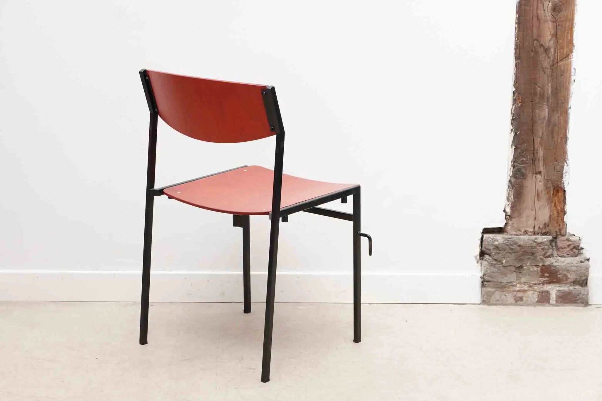 Chaises Gijs van der Sluis rouge et noir Cartel de Belleville
