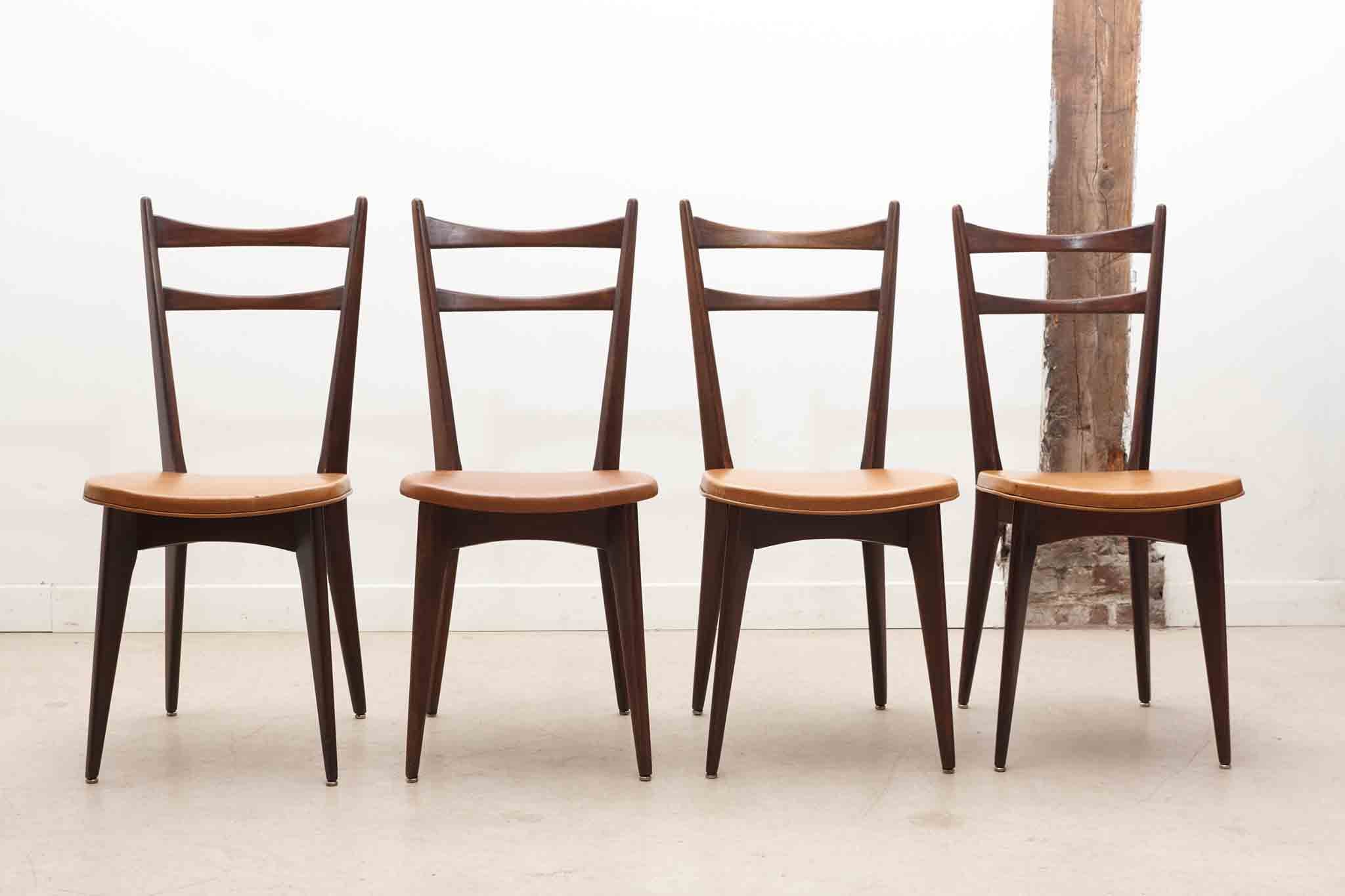 Chaise bistrot en skaï fauve et chêne foncé Cartel de Belleville
