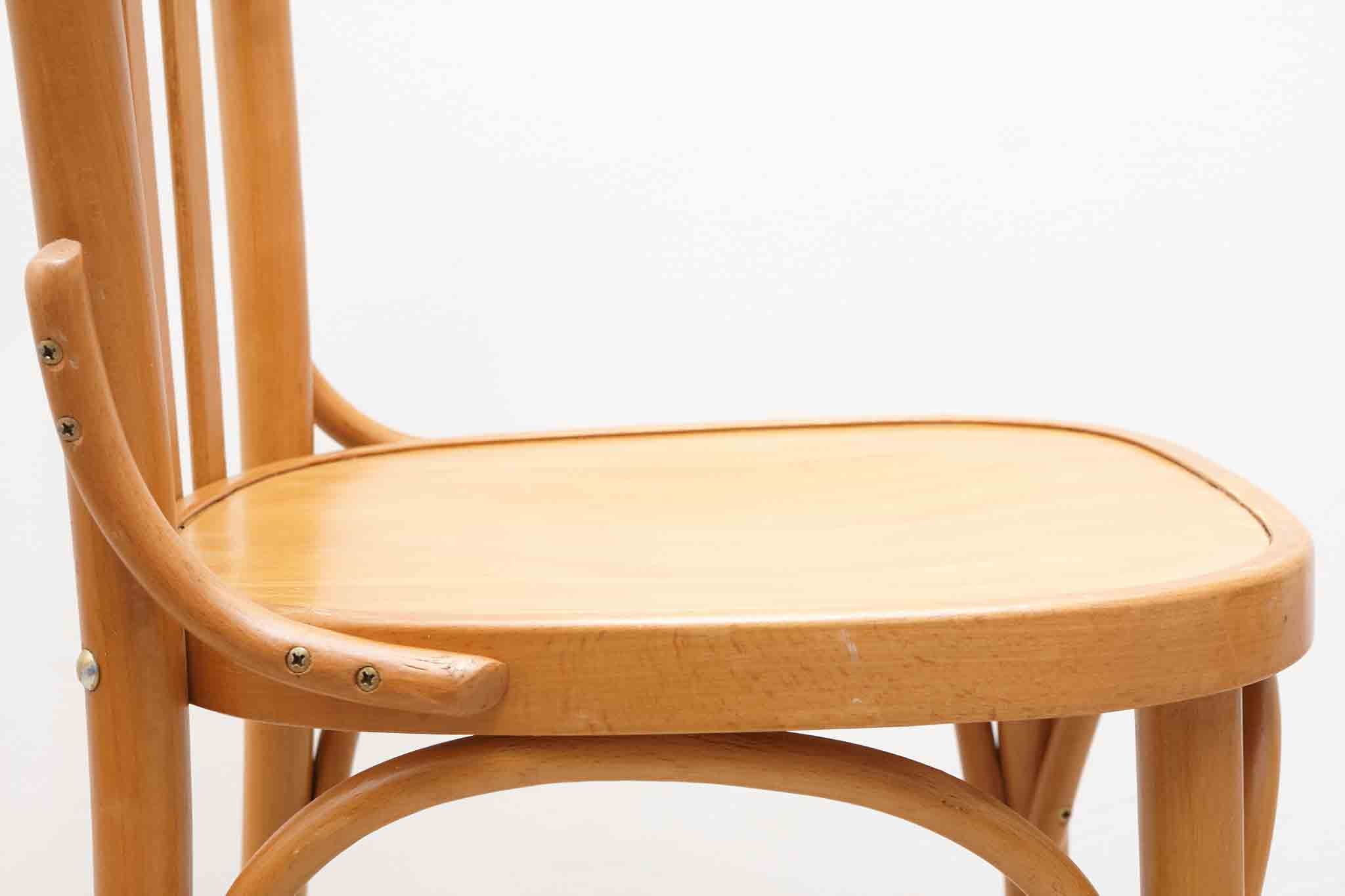 Chaise bistrot style Baumann hêtre Cartel de Belleville