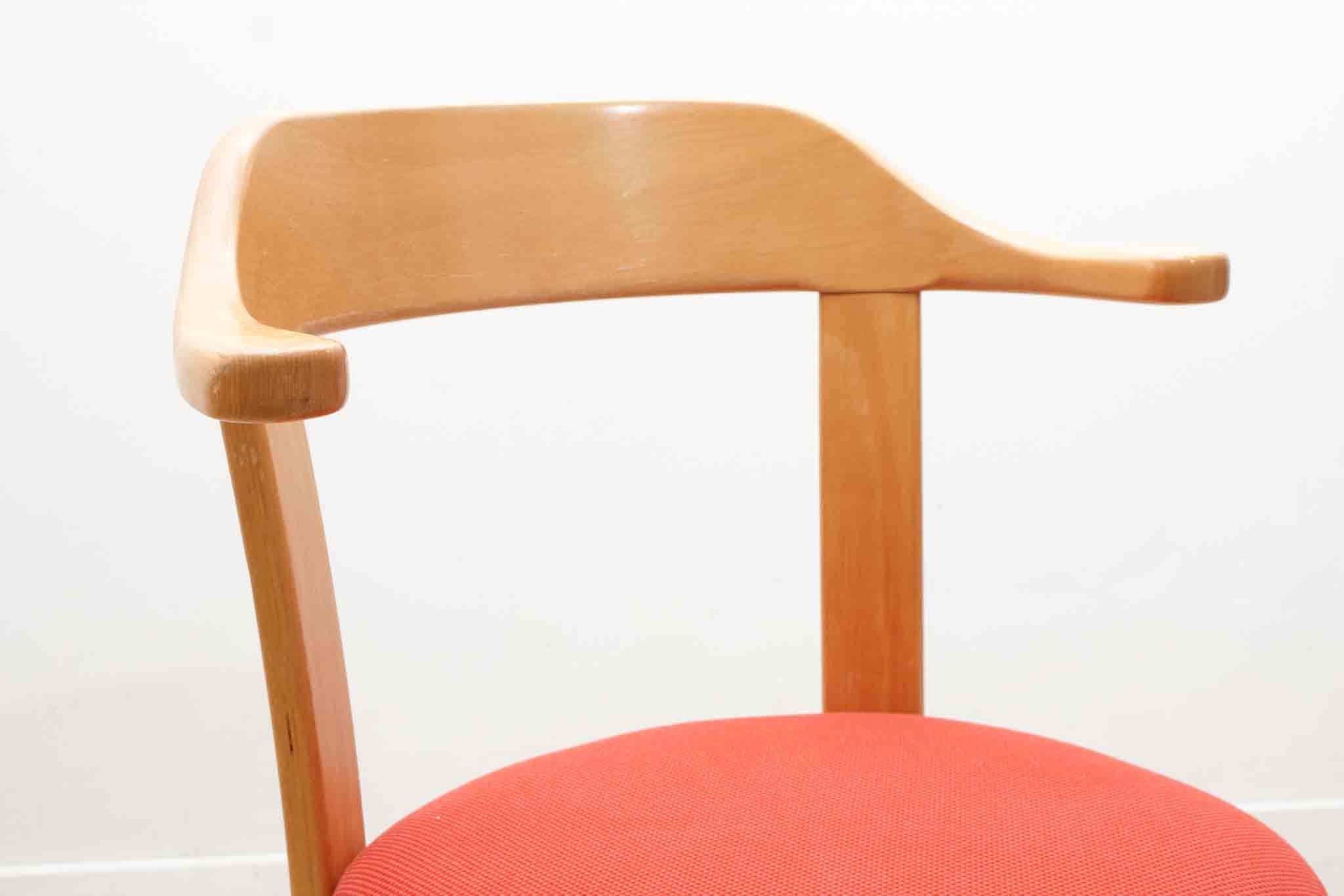 Chaise style Bruno Rey Horn tapissée rouge et hêtre Cartel de Belleville