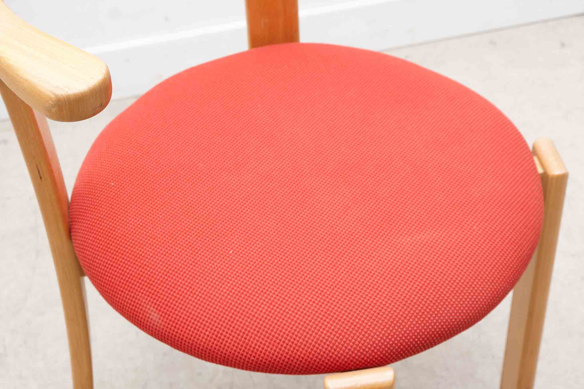 Chaise style Bruno Rey Horn tapissée rouge et hêtre Cartel de Belleville