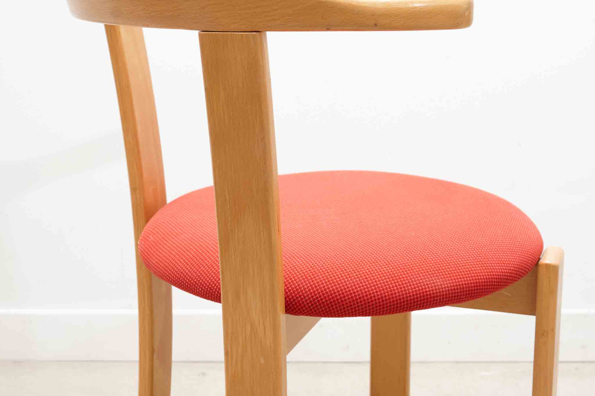 Chaise style Bruno Rey Horn tapissée rouge et hêtre Cartel de Belleville
