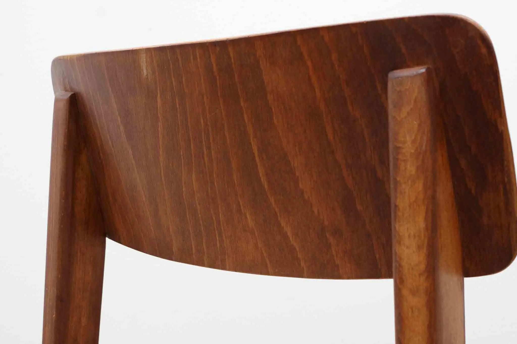 Chaise scandinave style Gascoin Cartel de Belleville