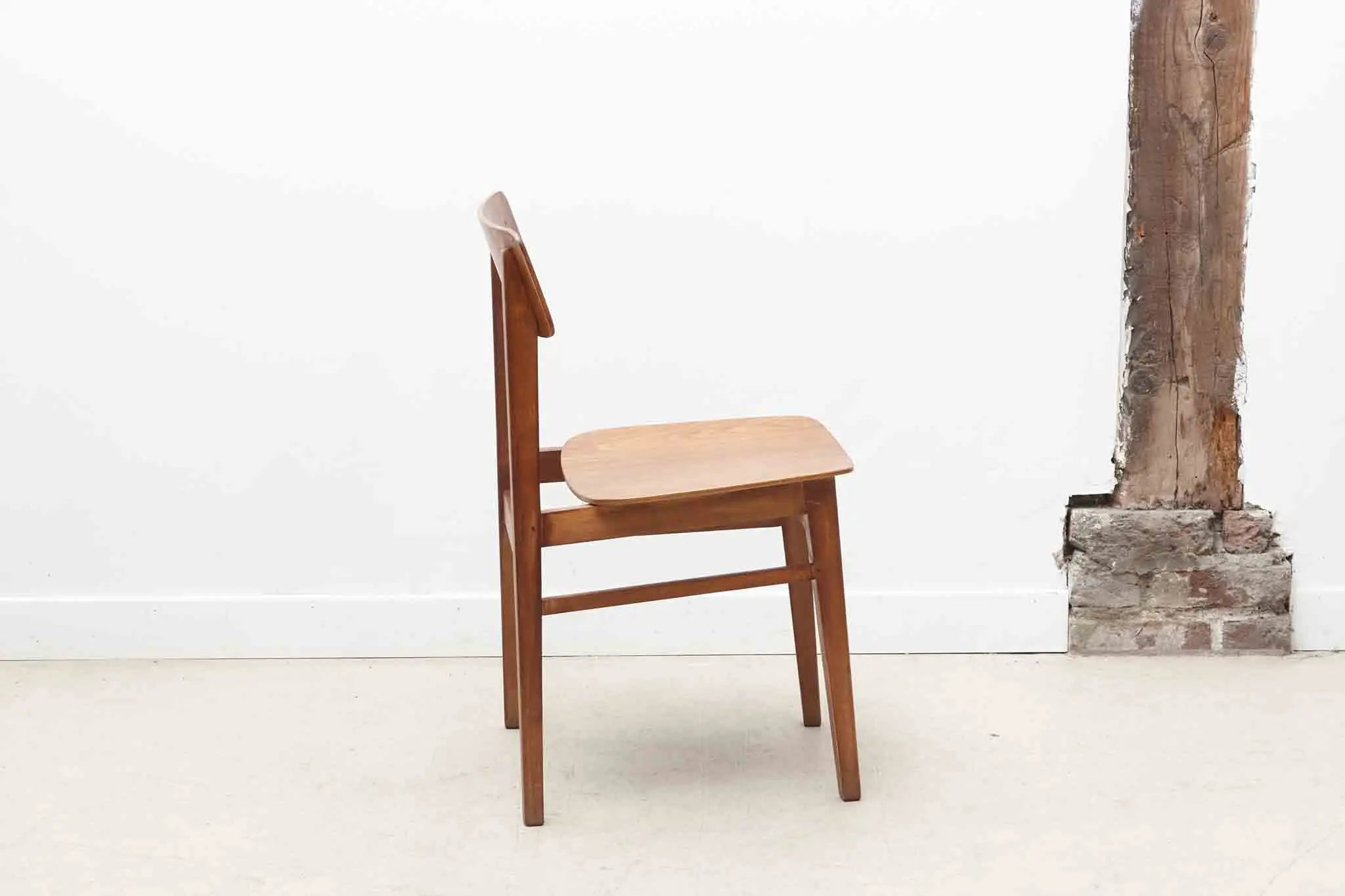 Chaise scandinave style Gascoin Cartel de Belleville