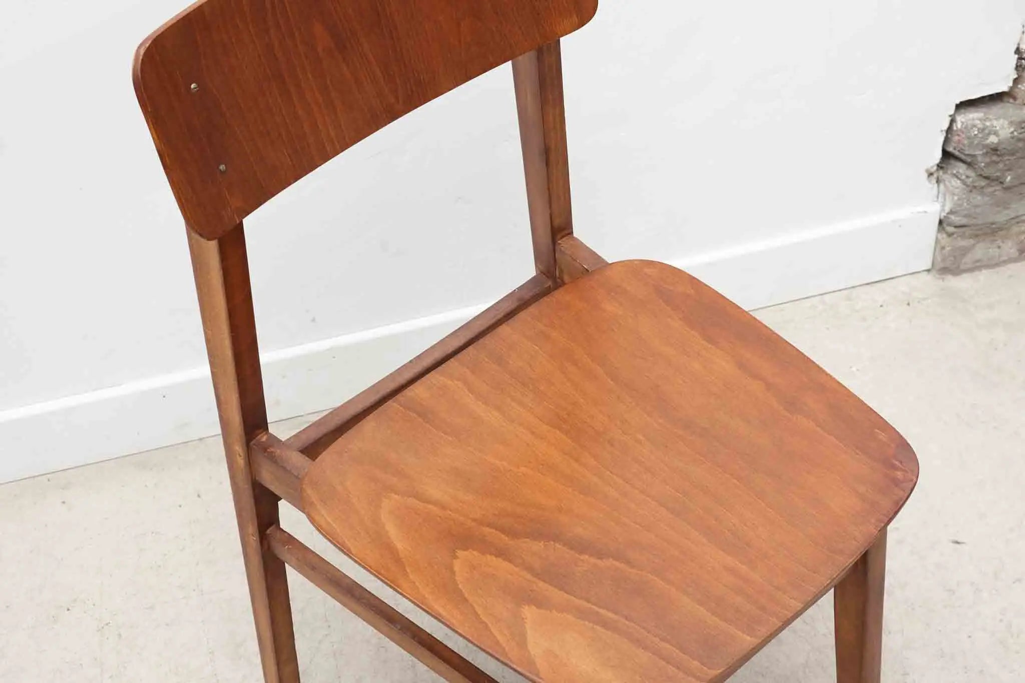 Chaise scandinave style Gascoin Cartel de Belleville