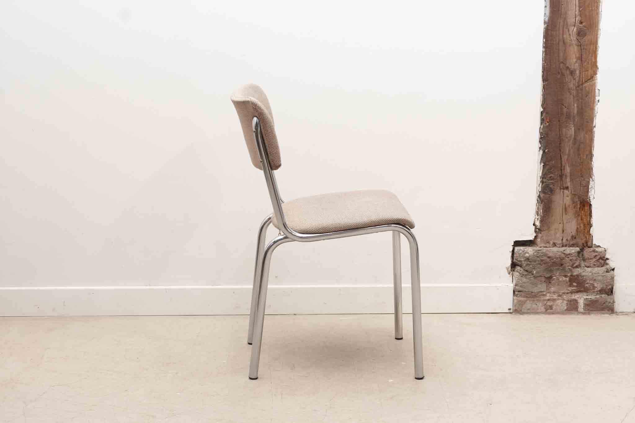 Chaise Tubax tapissée beige et chrome