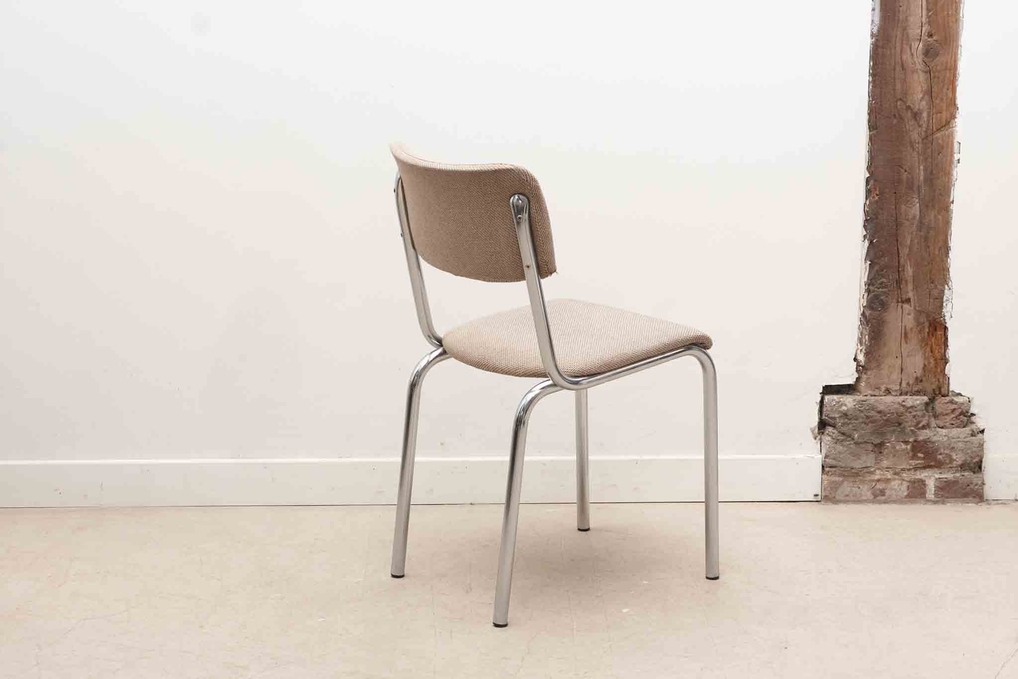 Chaise Tubax tapissée beige et chrome