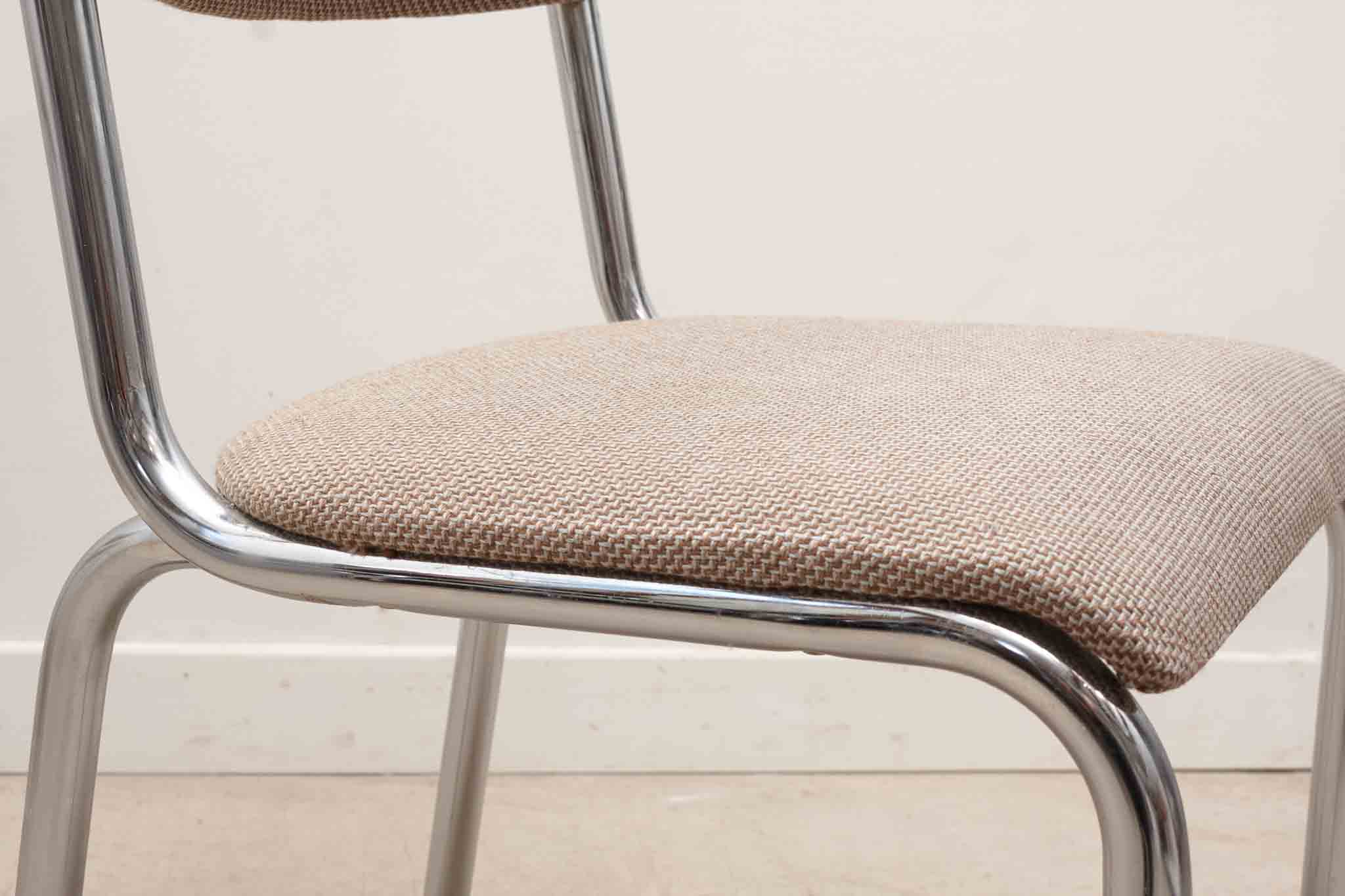 Chaise Tubax tapissée beige et chrome