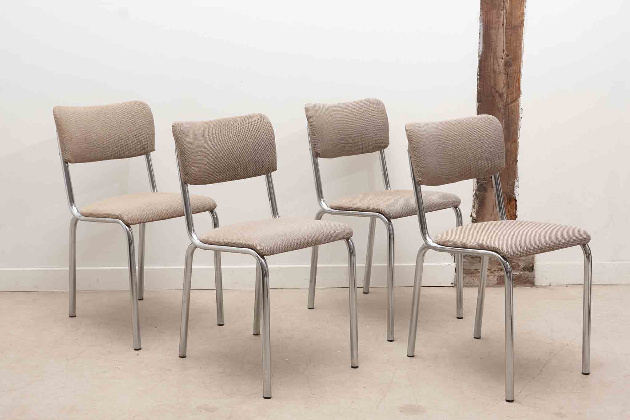 Chaise Tubax tapissée beige et chrome