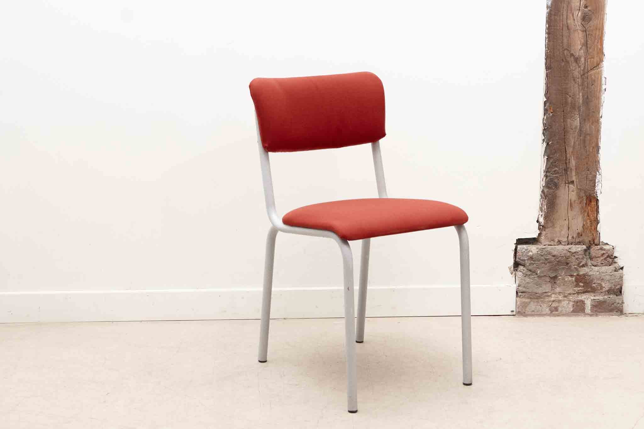 Chaise Tubax tapissée rouge et blanc Cartel de Belleville