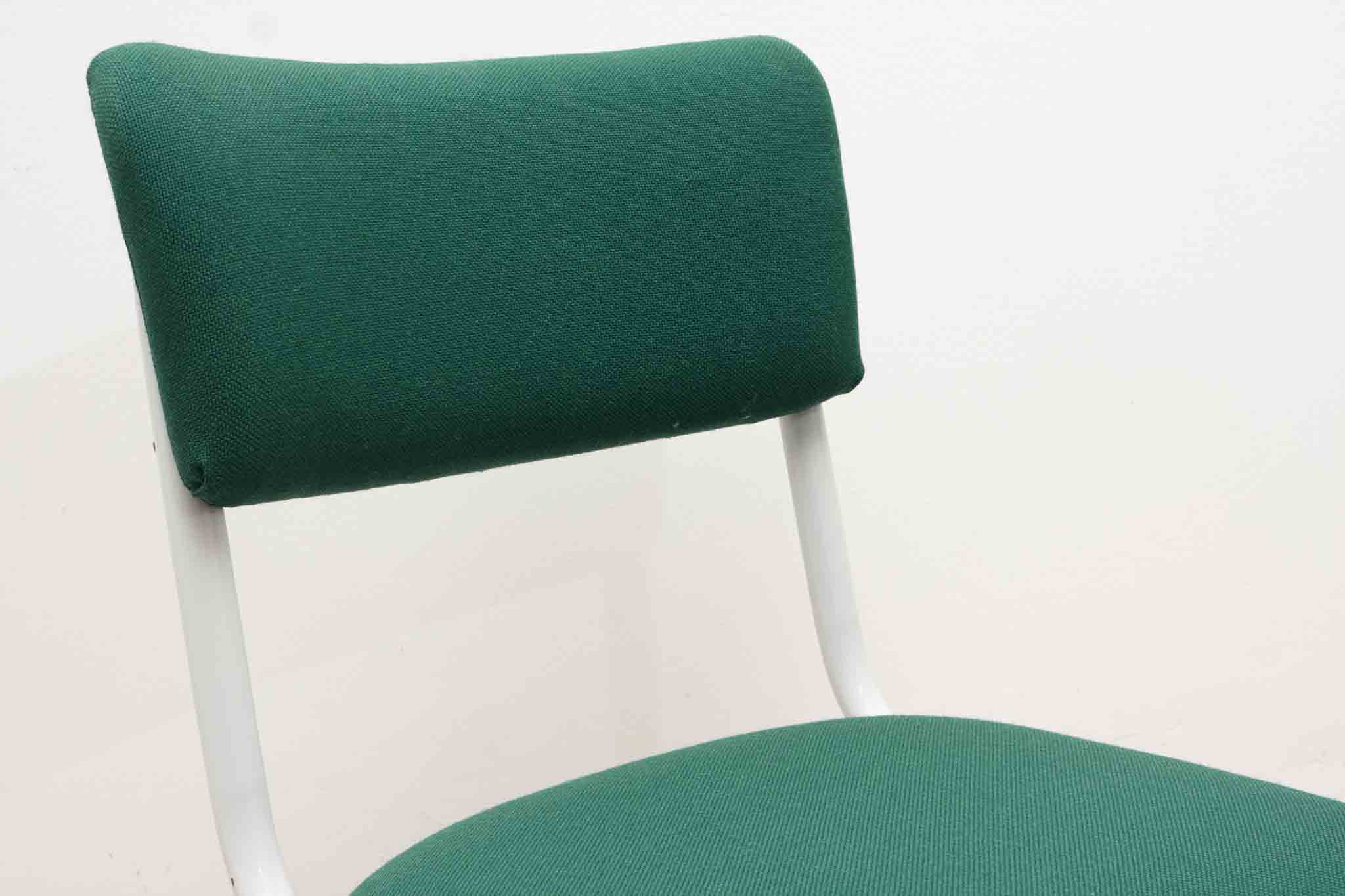 Chaise Tubax tapissée vert et blanc
