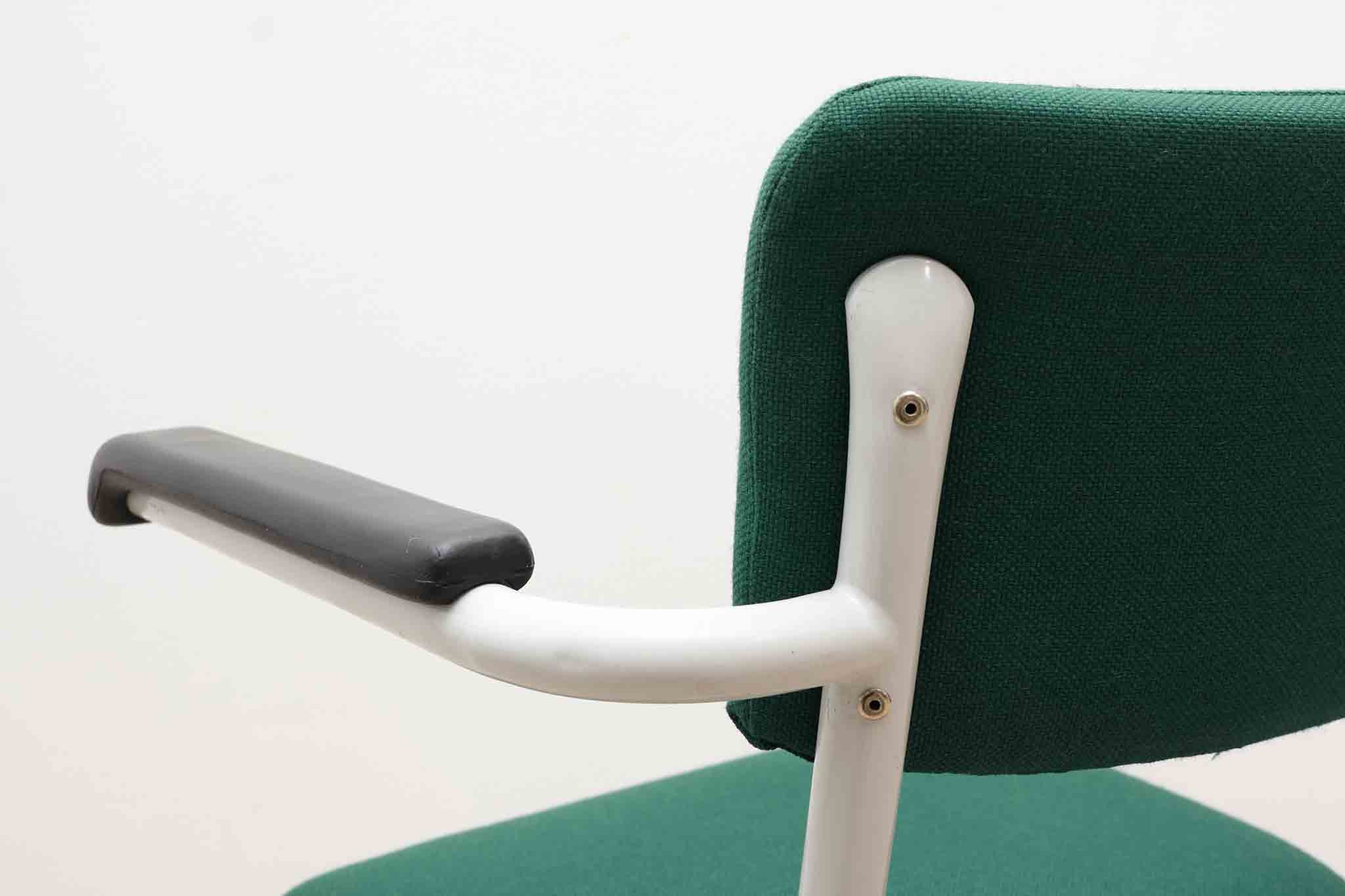 Chaise Tubax tapissée vert et blanc