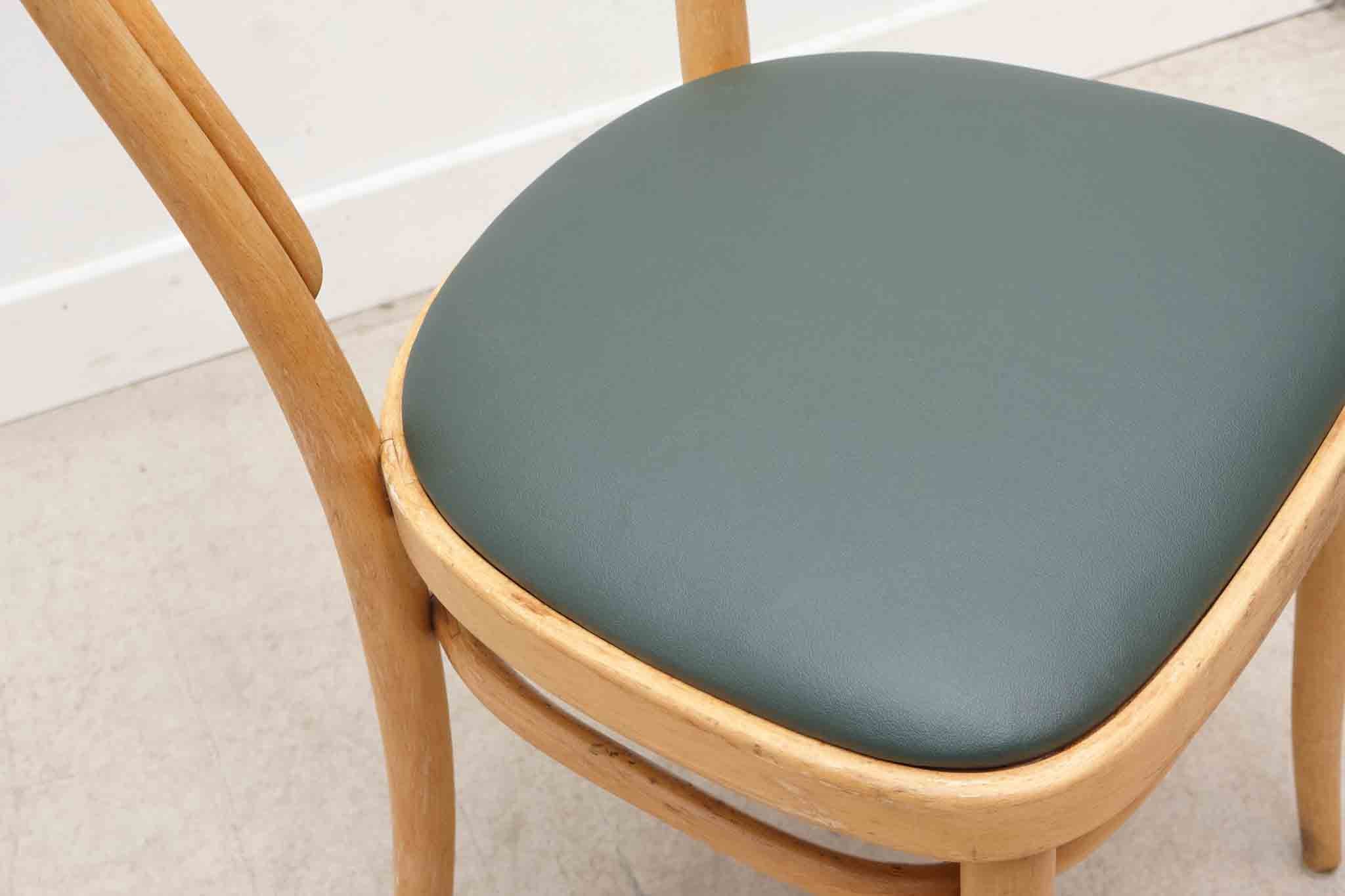 Chaise Thonet 214 tapissée Cartel de Belleville