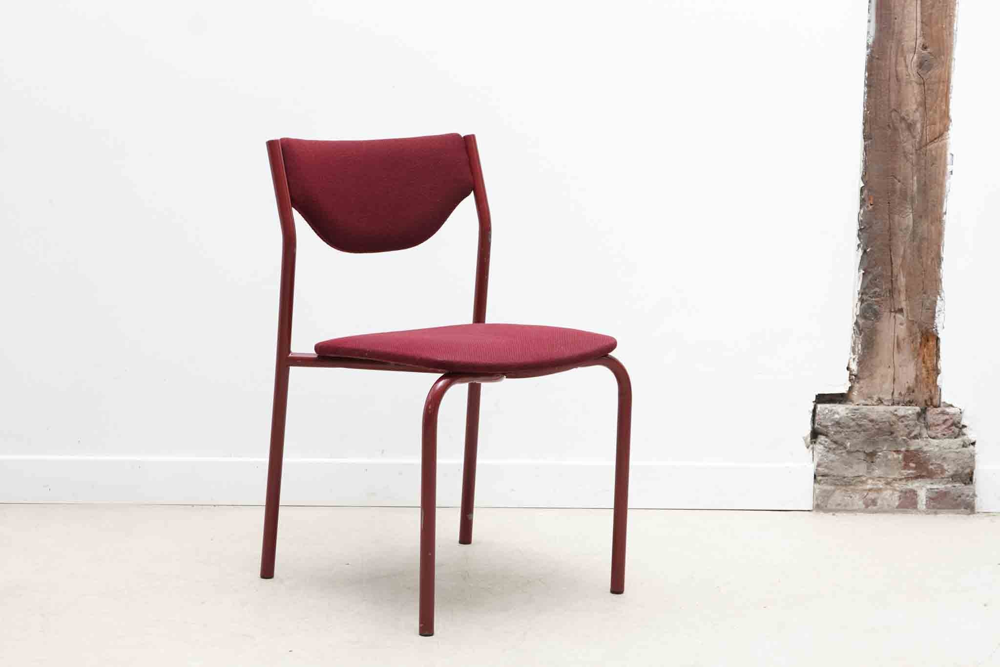 Chaise tapissée bordeaux