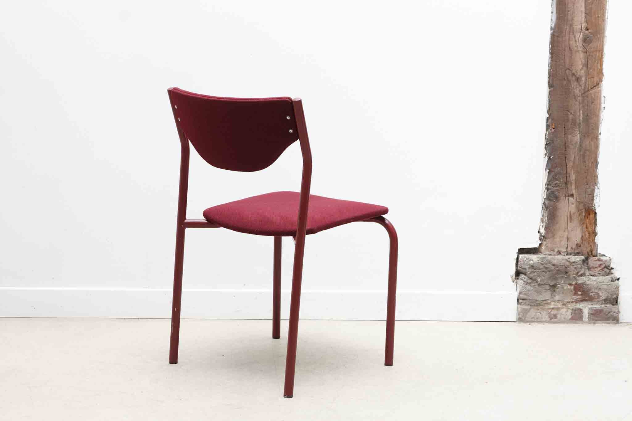 Chaise tapissée bordeaux
