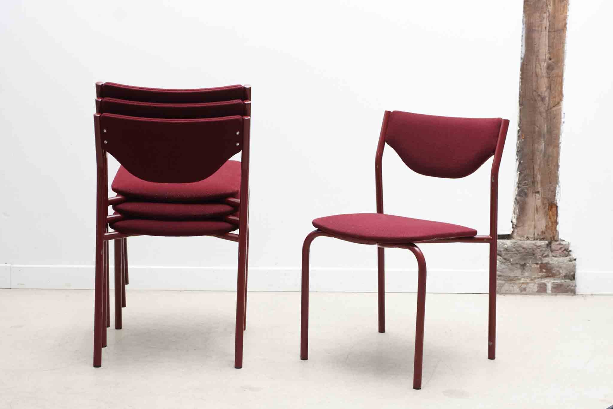Chaise tapissée bordeaux