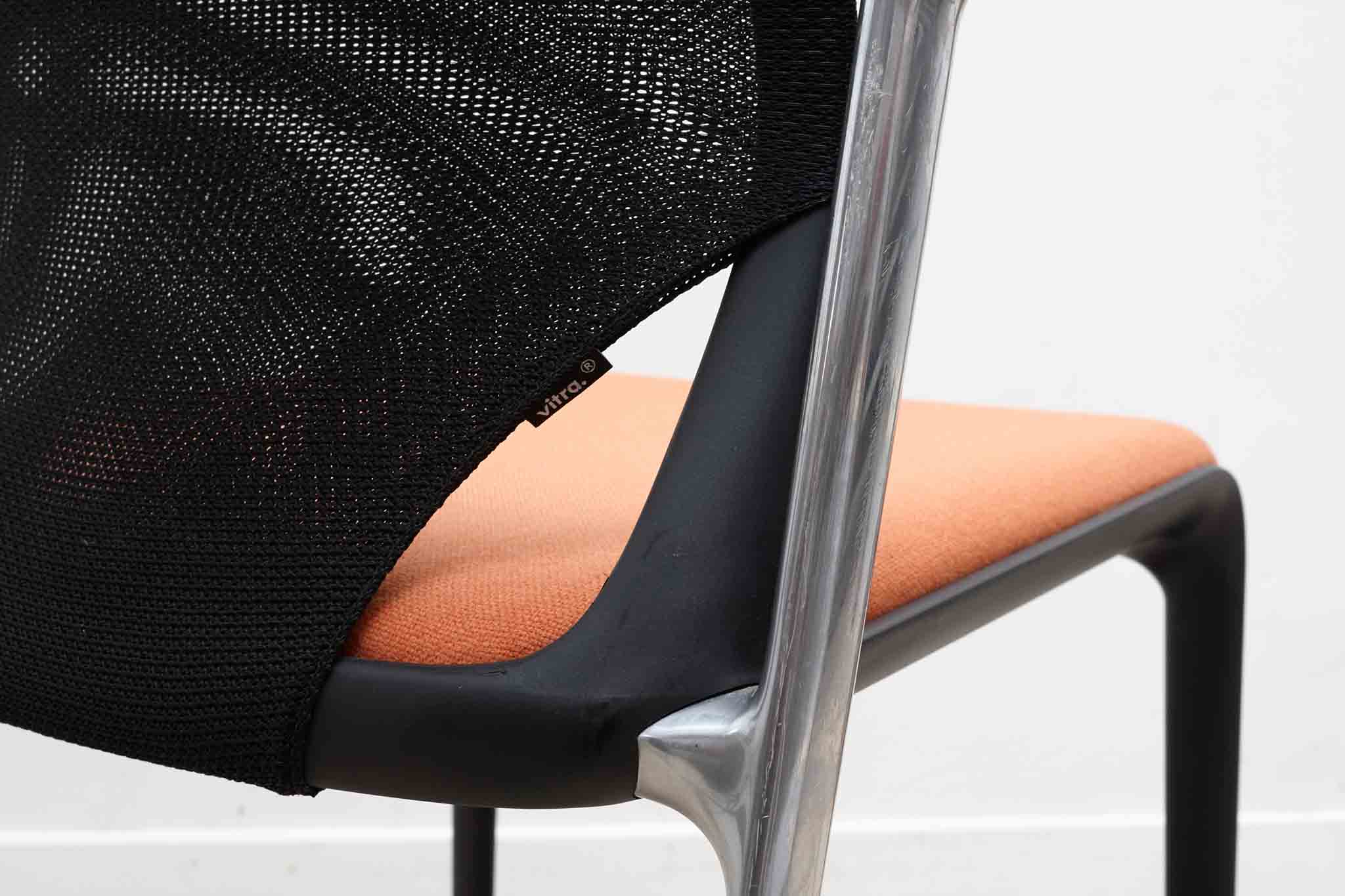 Chaise Vitra Medaslim par Alberto Meda orange / rouge et noir Cartel de Belleville