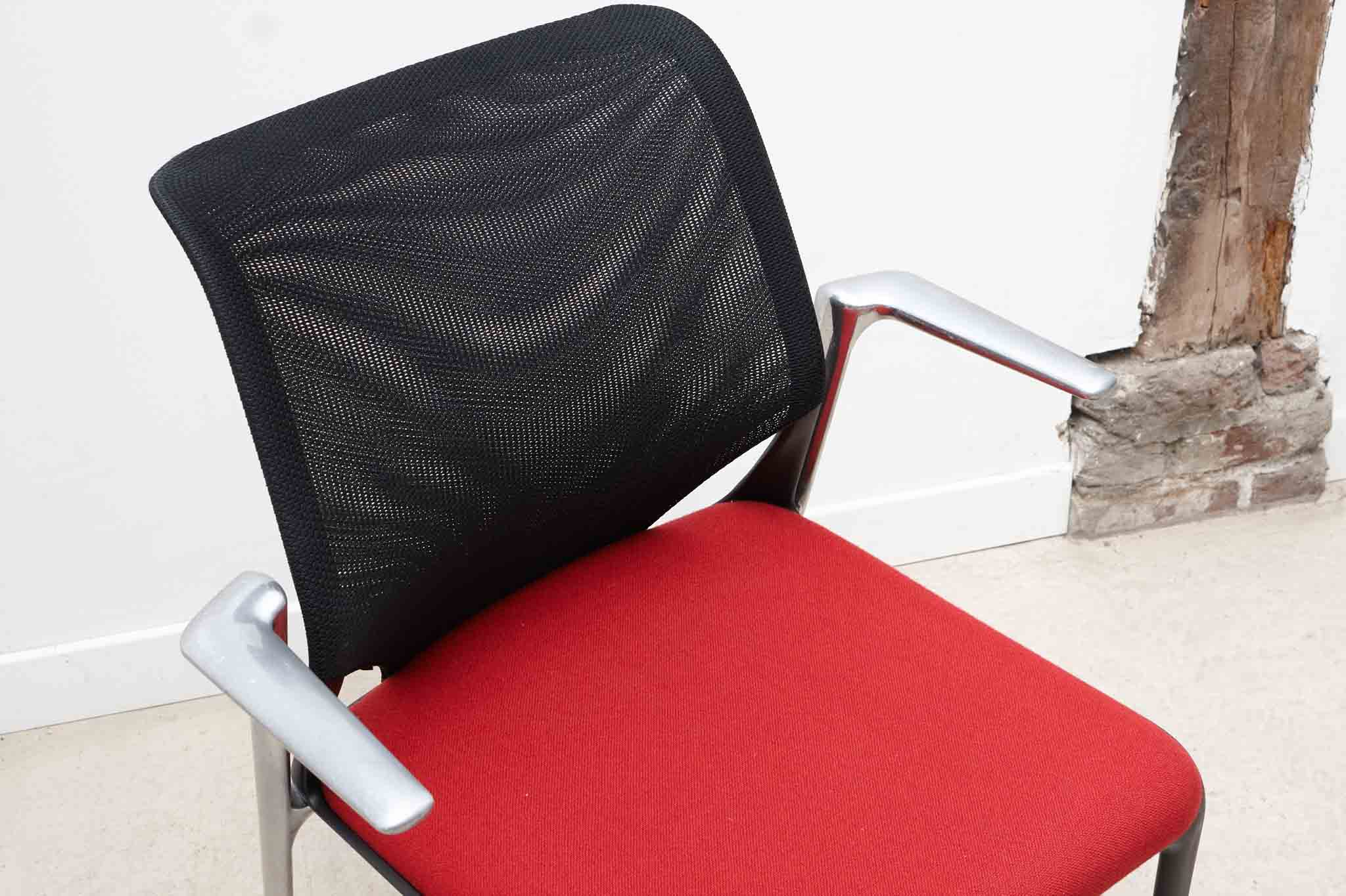 Chaise Vitra Medaslim par Alberto Meda orange / rouge et noir Cartel de Belleville