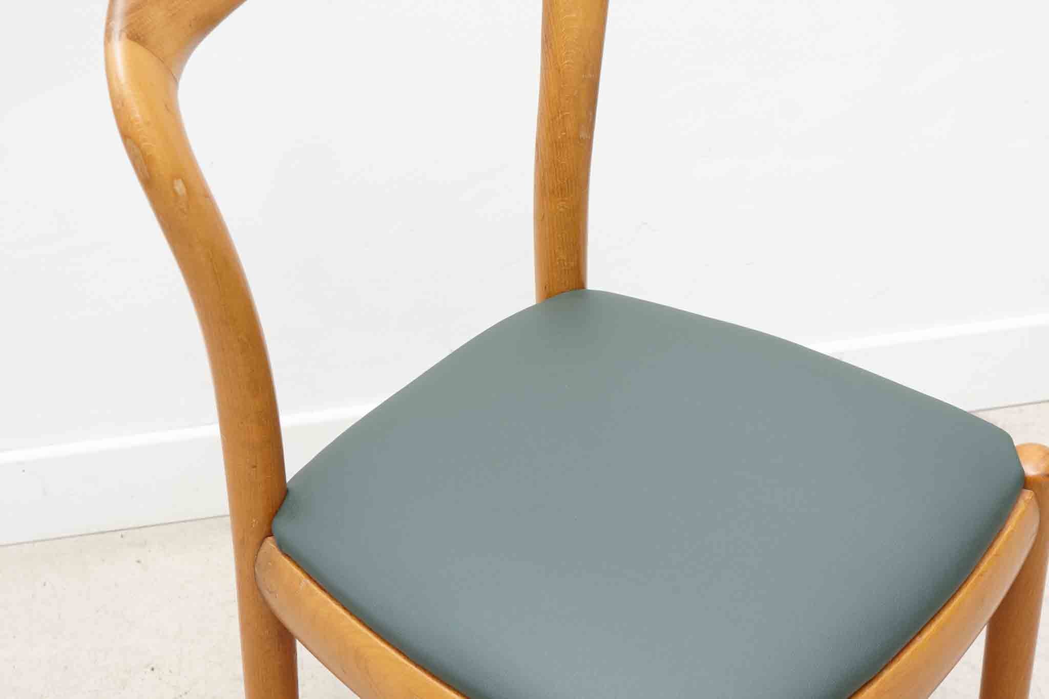 Chaise bistrot style art nouveau vert Cartel de Belleville