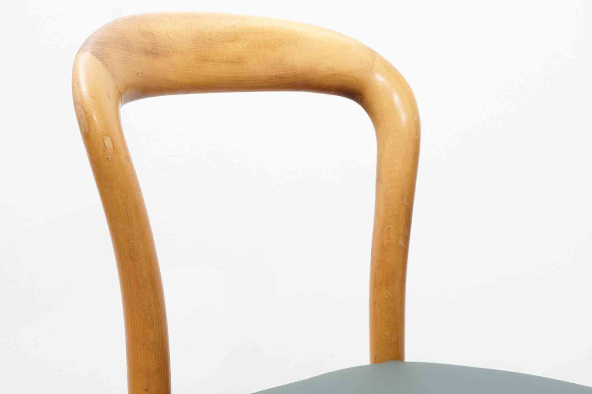 Chaise bistrot style art nouveau vert Cartel de Belleville