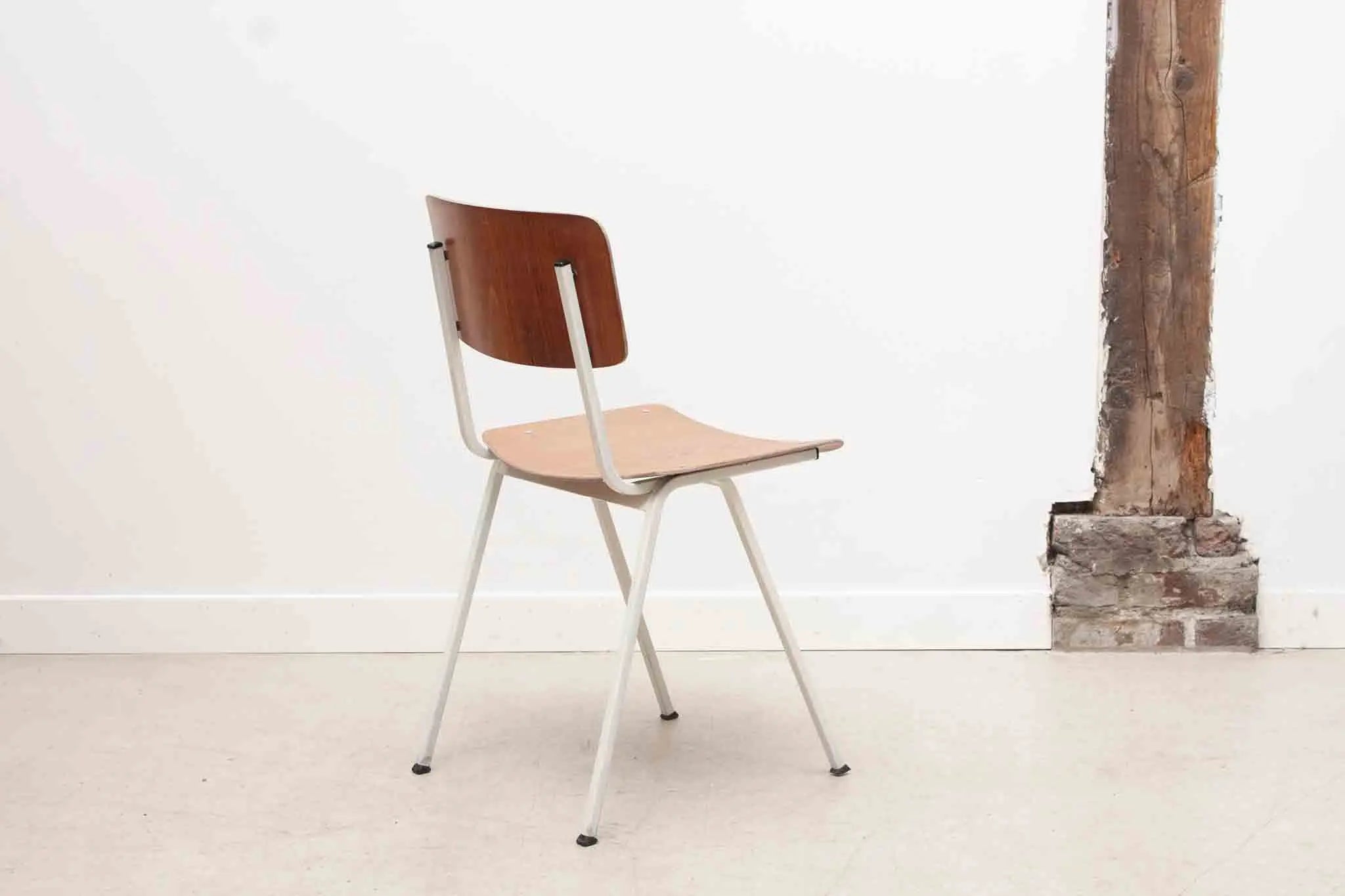 Chaise Eromes F6 chêne Cartel de Belleville