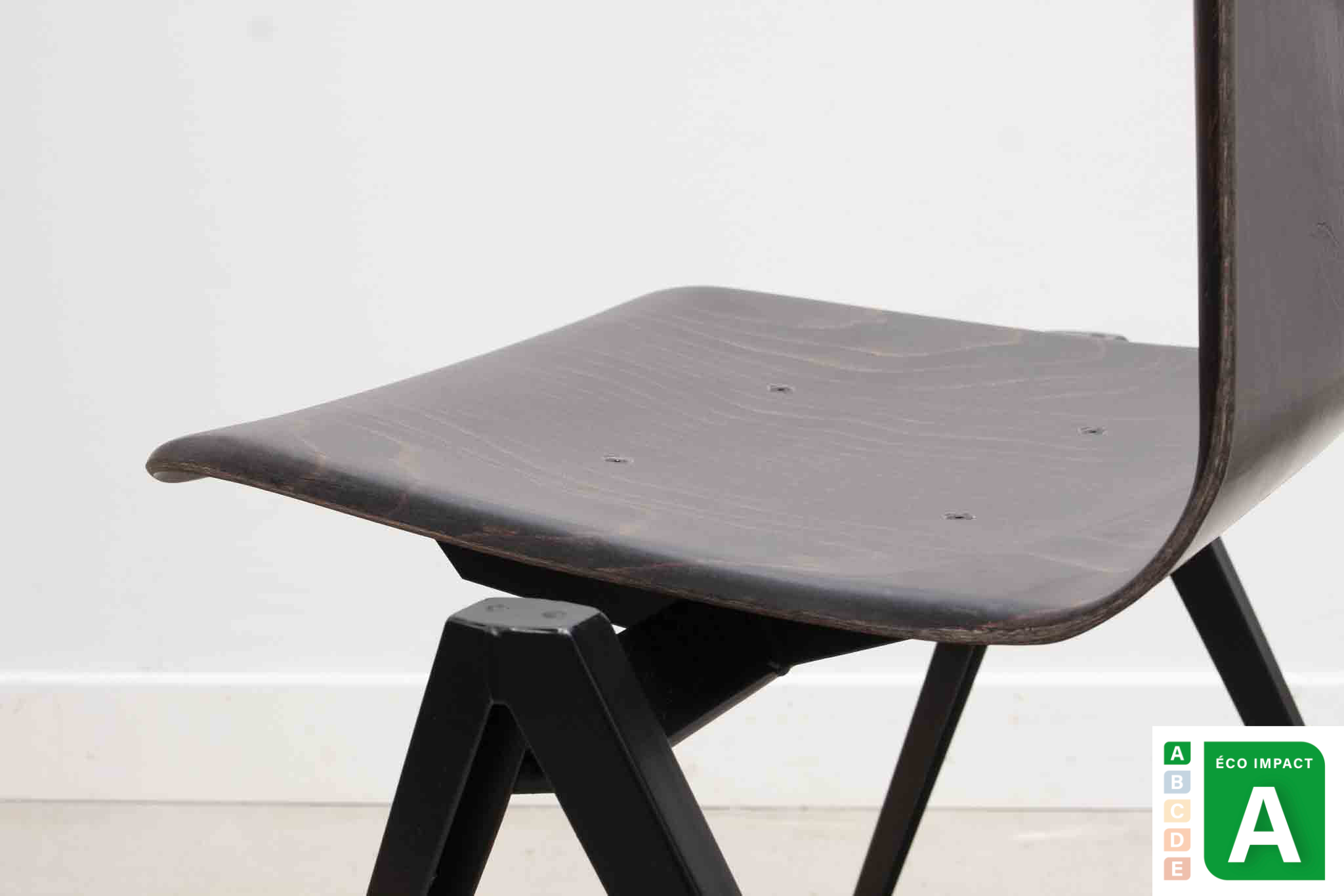 Chaise Galvanitas S22 ébène et noir Cartel de Belleville