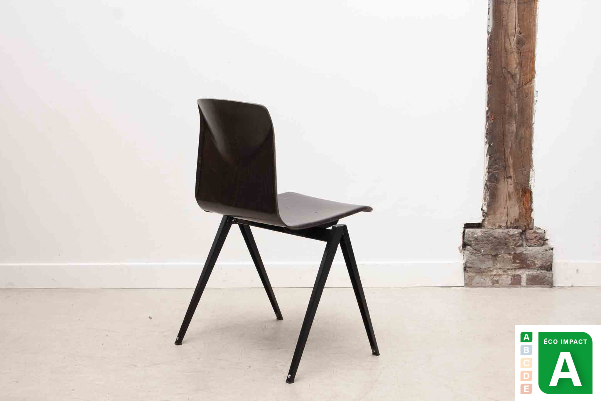 Chaise Galvanitas S22 ébène et noir Cartel de Belleville