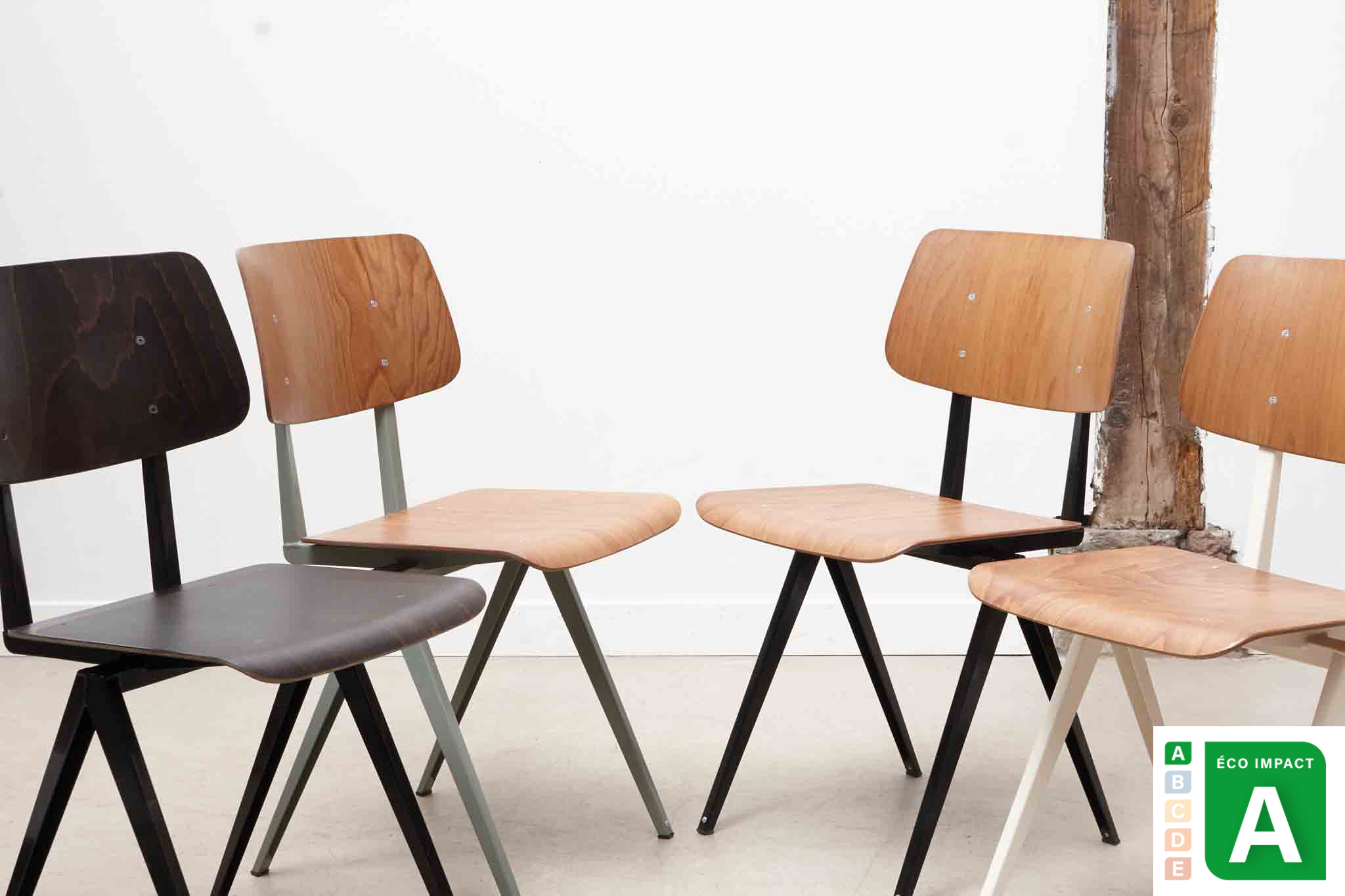 Chaise S16 de Galvanitas - chêne/noir - Réédition