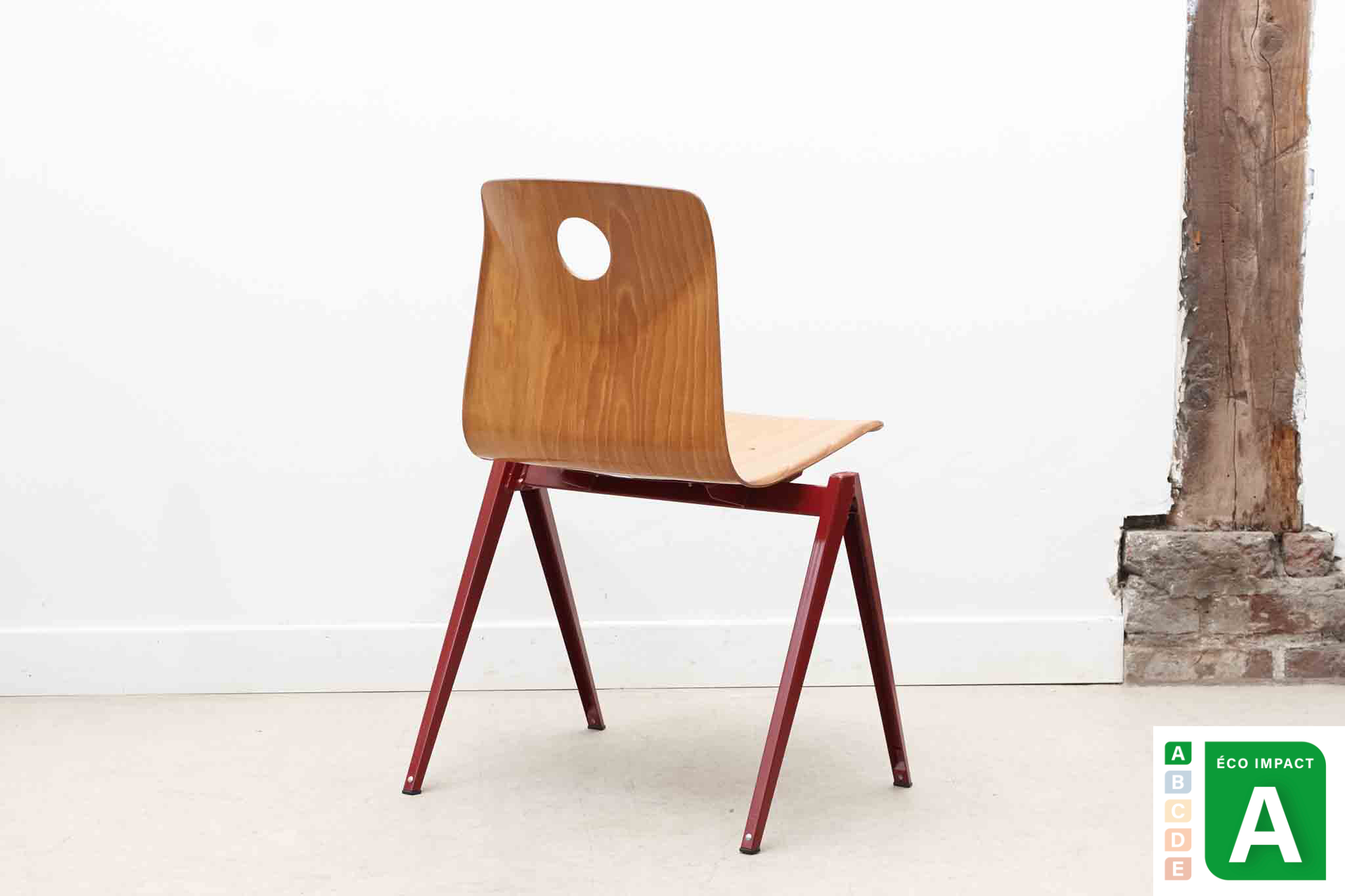 Chaise Galvanitas S22 hêtre / rouge Cartel de Belleville