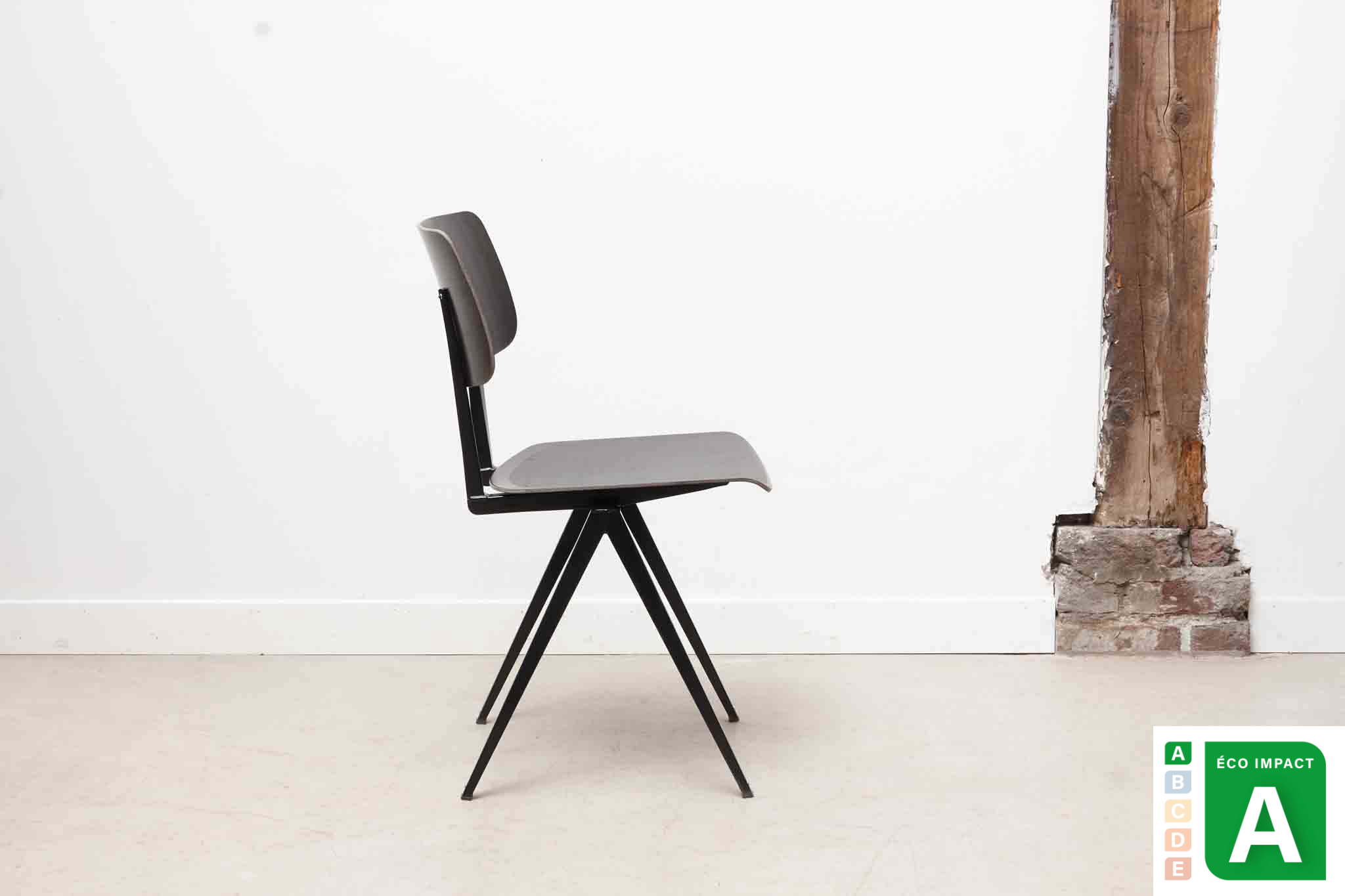 Chaise S16 de Galvanitas - ébène / noir - Réédition Cartel de Belleville