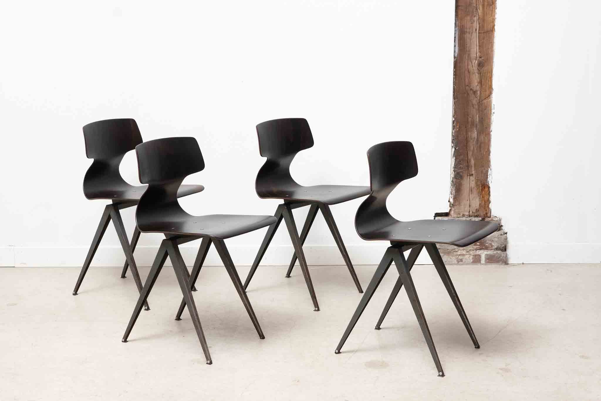 Galvanitas S14 Chair (1958) Ebony / Black
