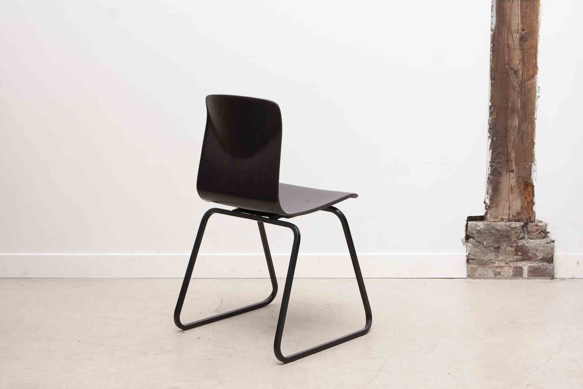 Chaise Galvanitas S23 ébène et noir