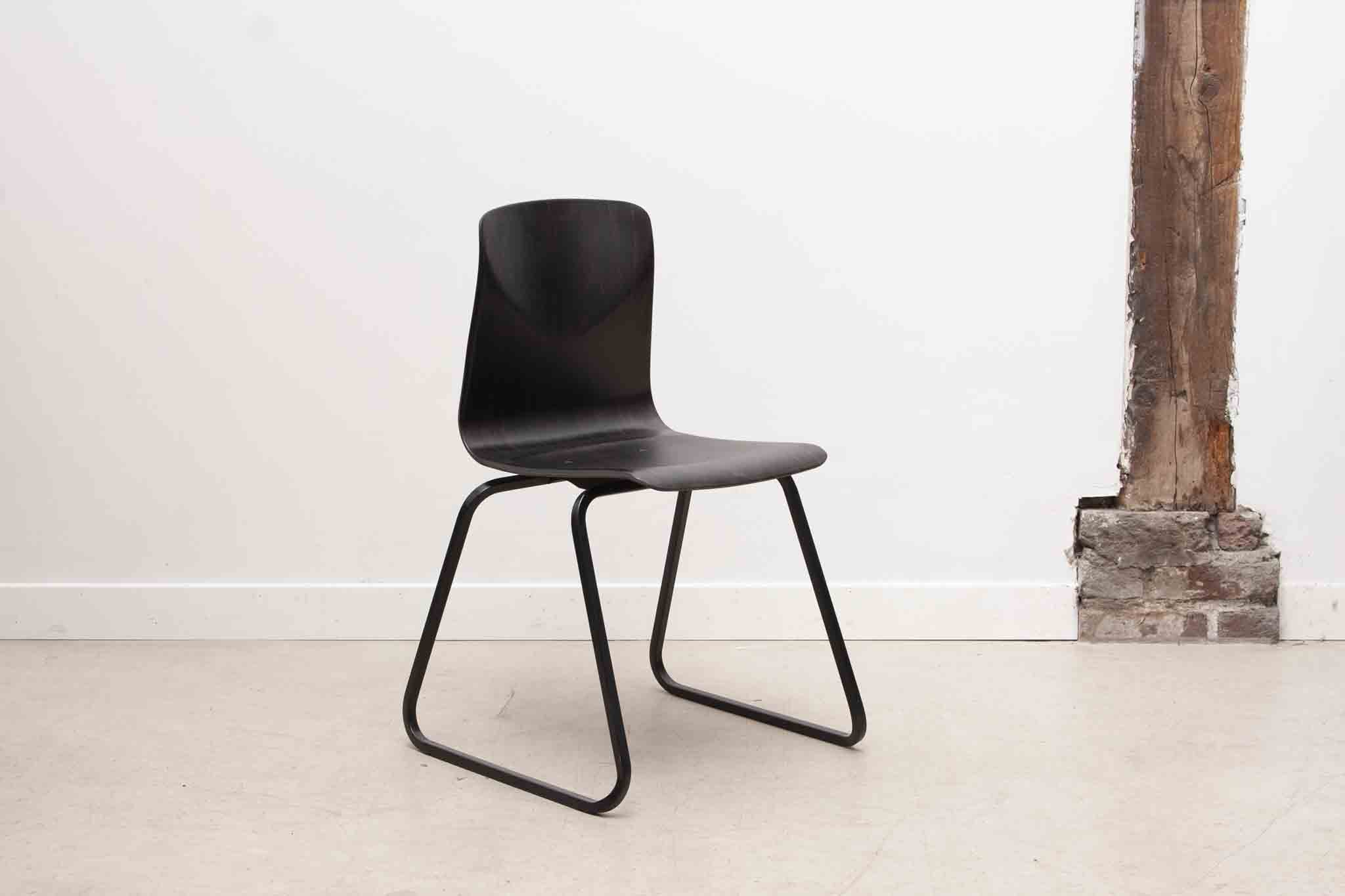 Chaise Galvanitas S23 ébène et noir